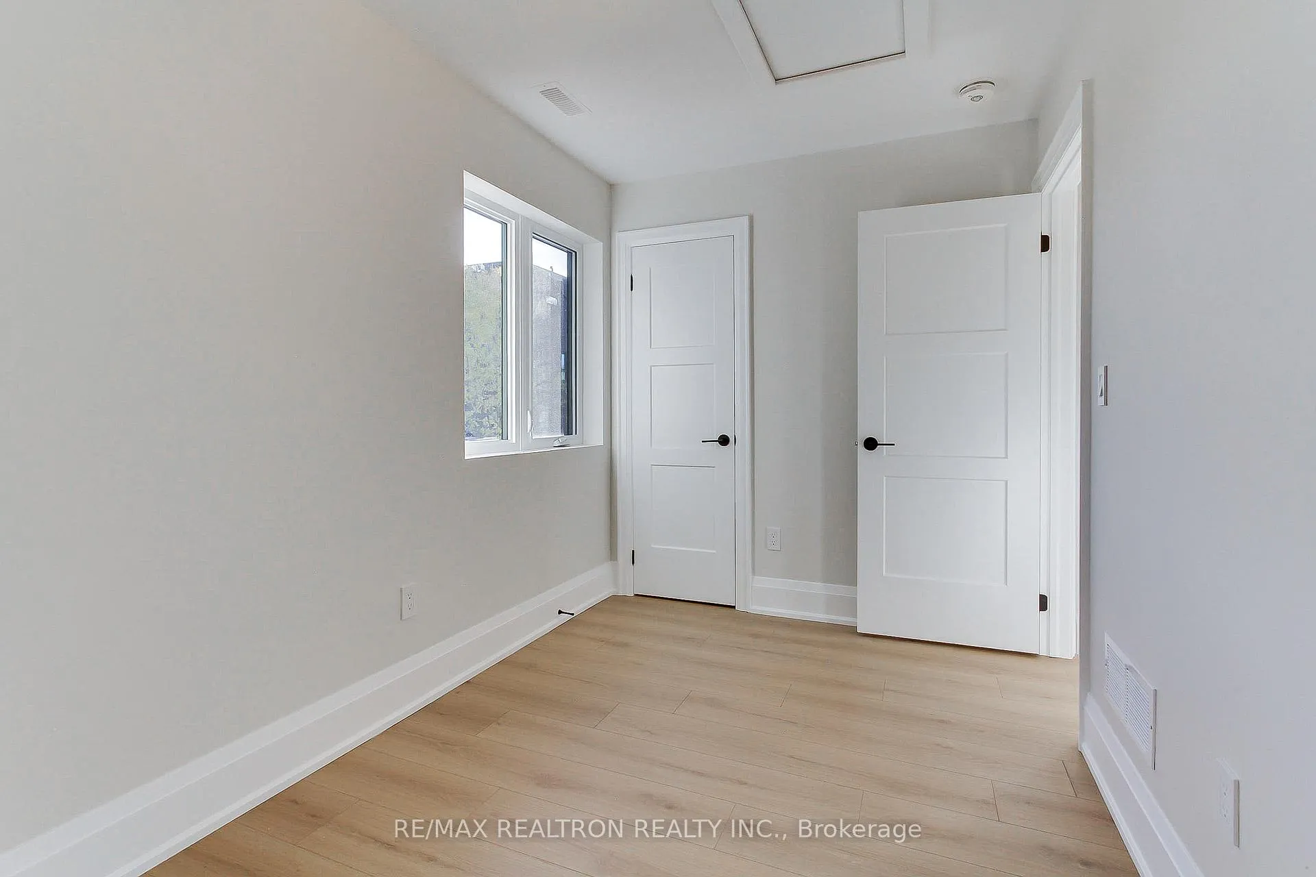 Photo 39 of 667 Pleasant Street, Pickering, Bay Ridges — HOMEH