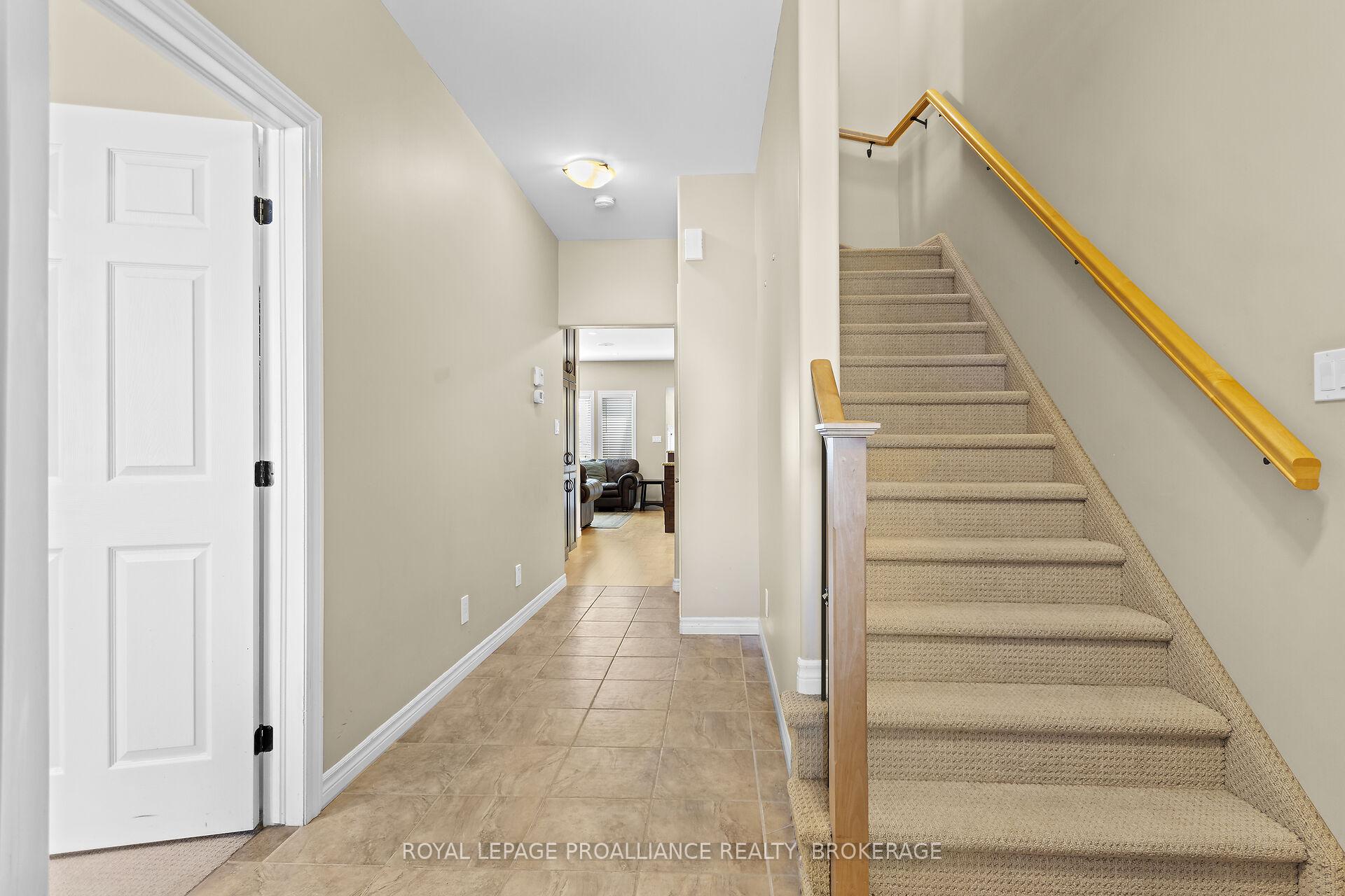 Photo 3 of 1177 Crossfield Avenue, Kingston, City Northwest — HOMEH