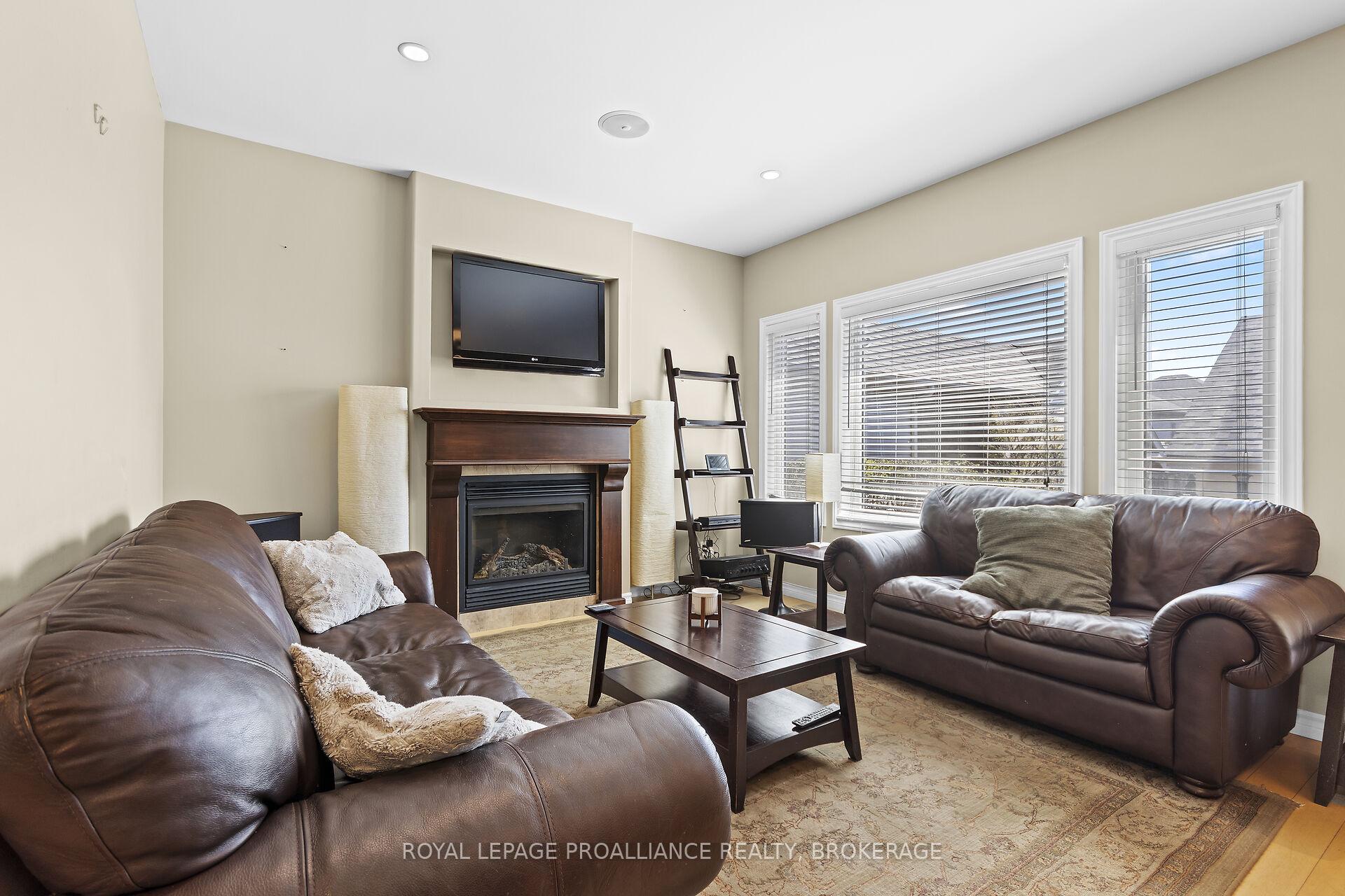 Photo 4 of 1177 Crossfield Avenue, Kingston, City Northwest — HOMEH