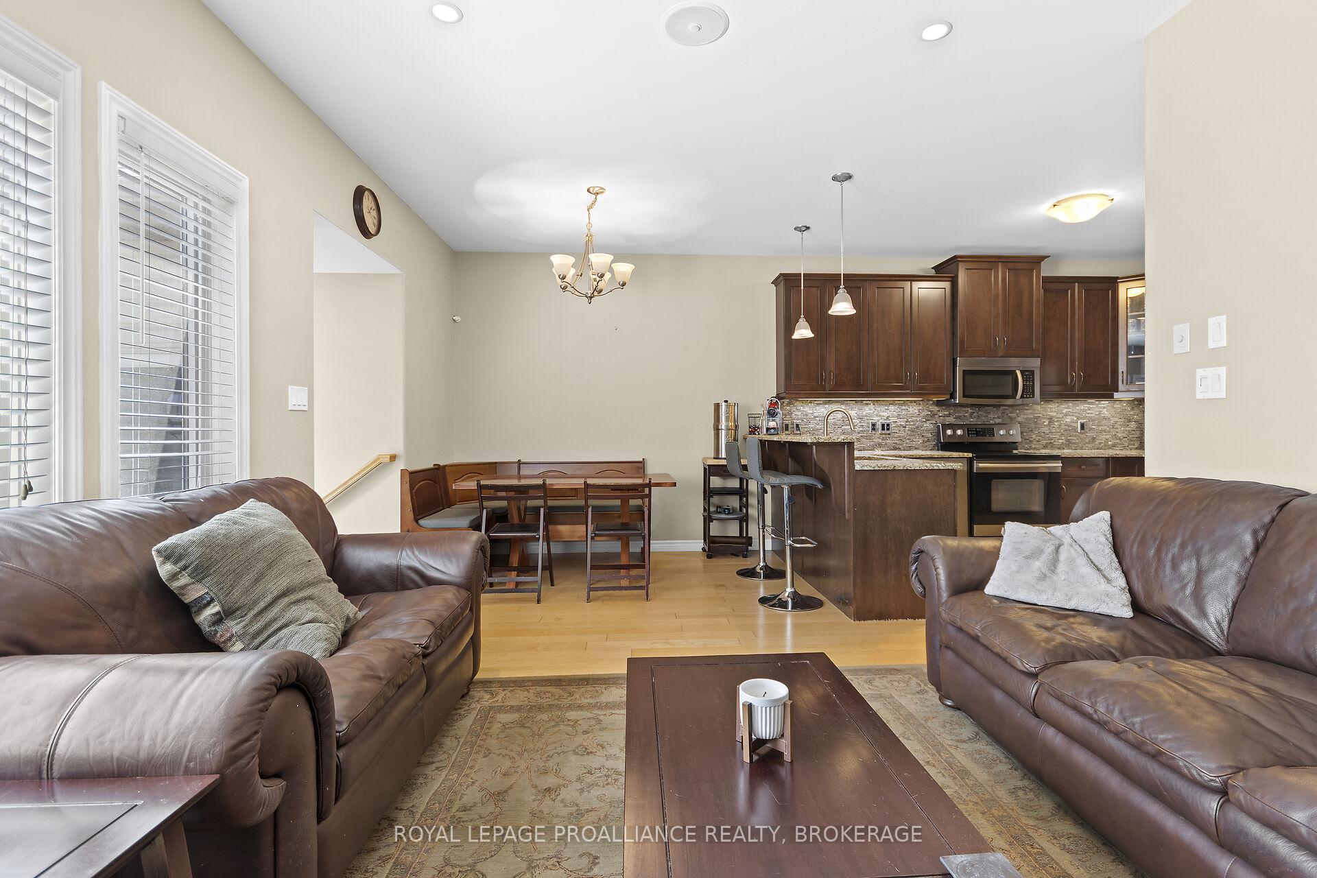 Photo 6 of 1177 Crossfield Avenue, Kingston, City Northwest — HOMEH