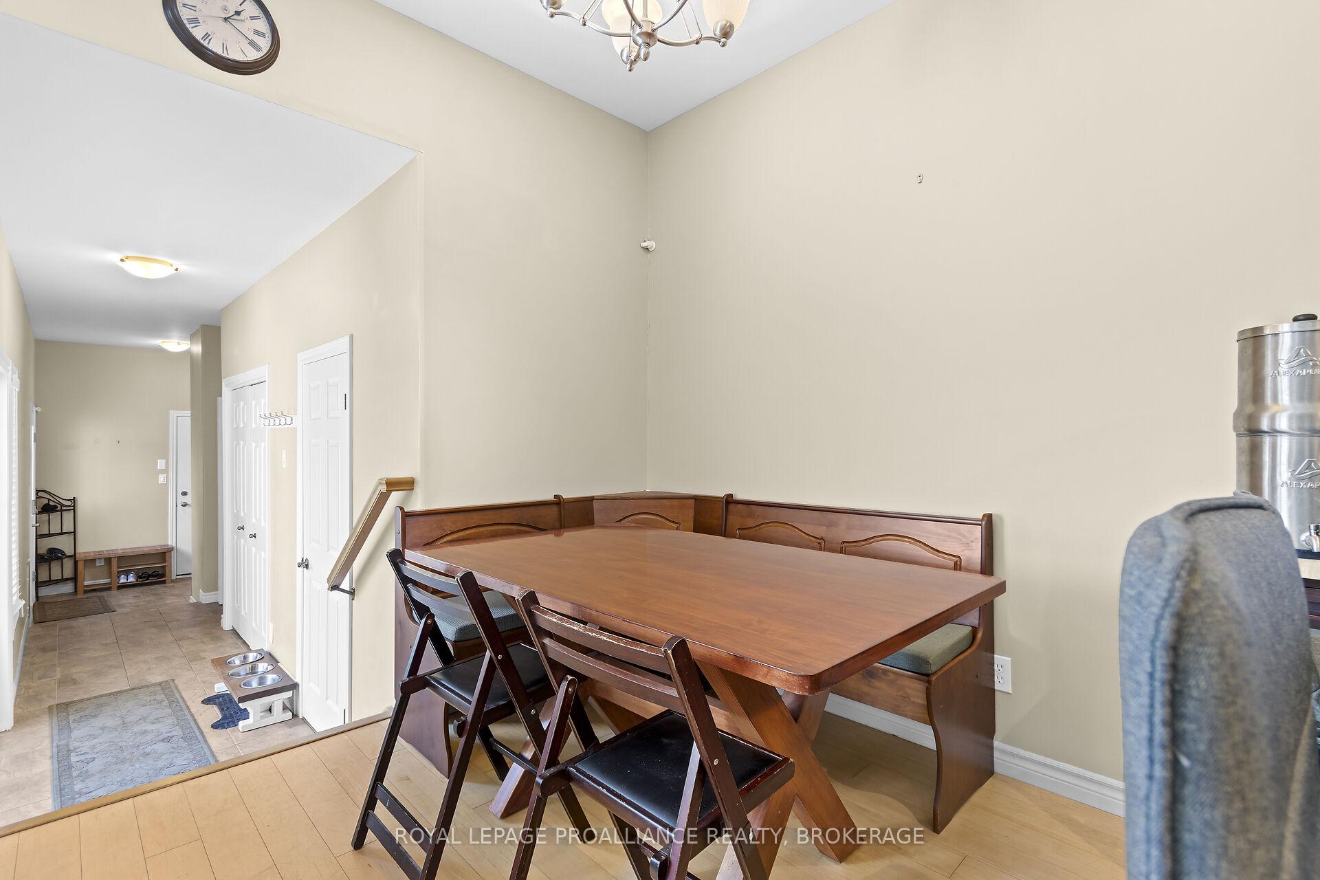 Photo 7 of 1177 Crossfield Avenue, Kingston, City Northwest — HOMEH