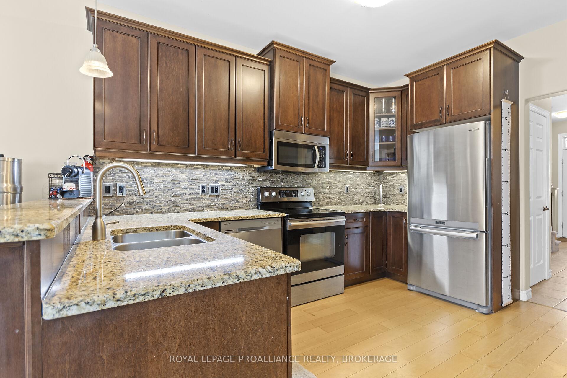 Photo 11 of 1177 Crossfield Avenue, Kingston, City Northwest — HOMEH
