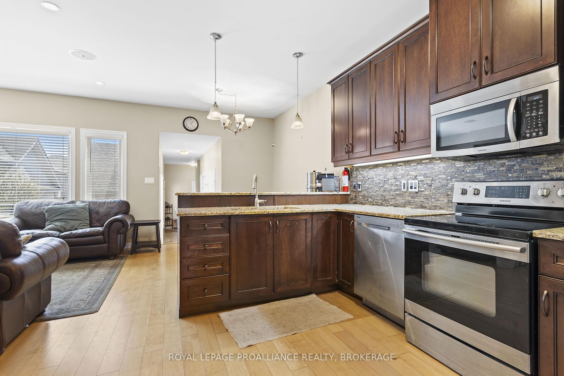 Photo 12 of 1177 Crossfield Avenue, Kingston, City Northwest — HOMEH