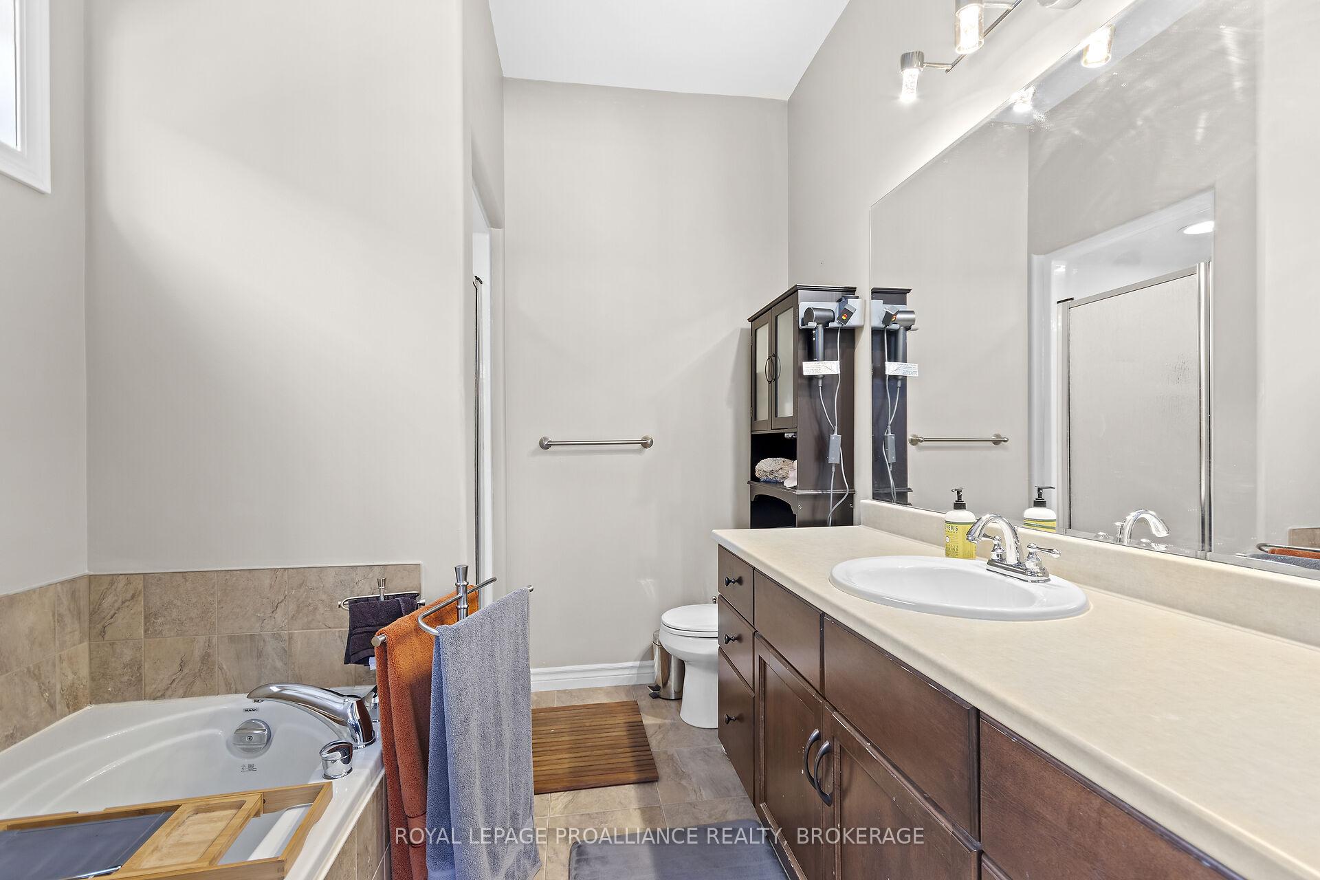 Photo 15 of 1177 Crossfield Avenue, Kingston, City Northwest — HOMEH