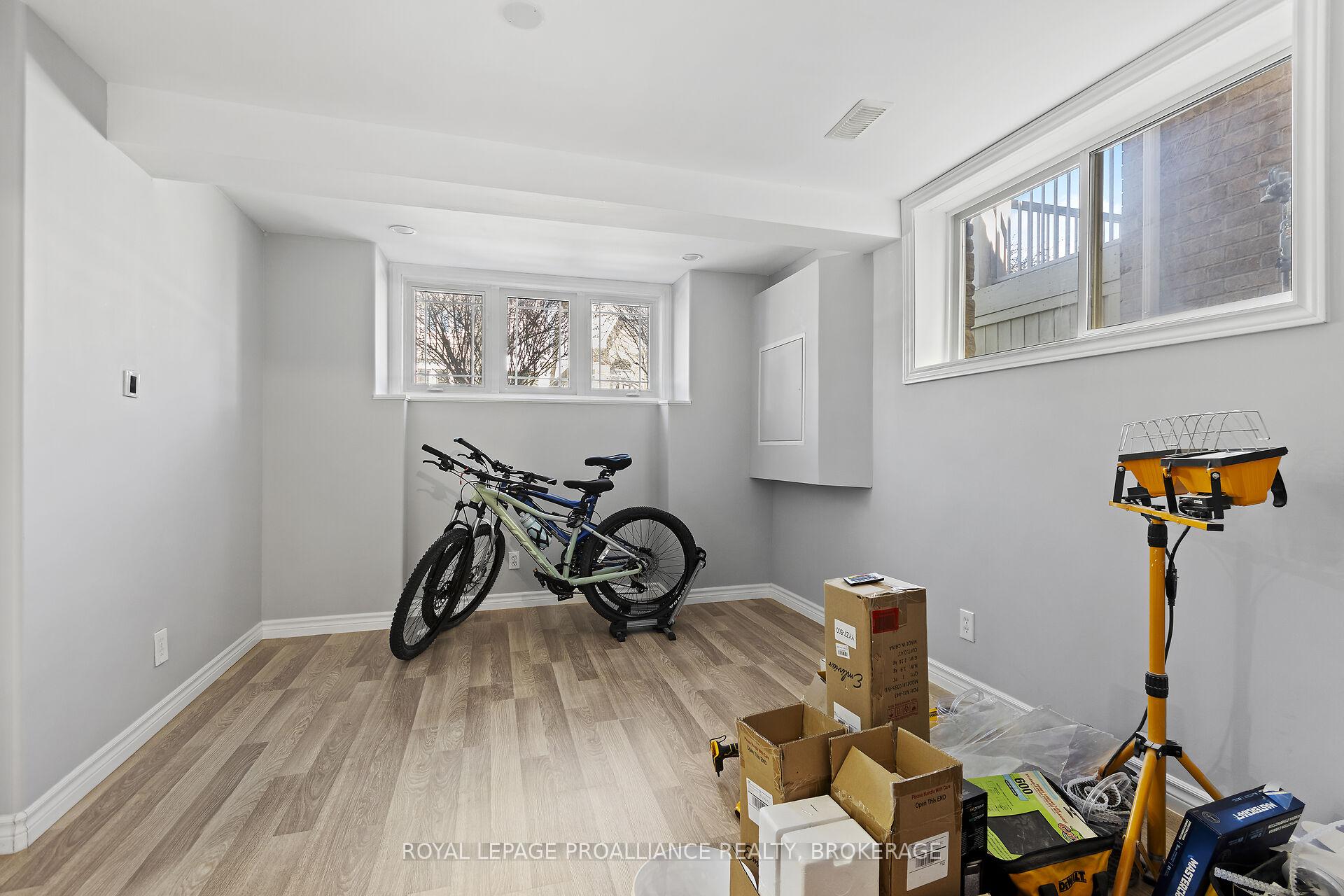 Photo 24 of 1177 Crossfield Avenue, Kingston, City Northwest — HOMEH