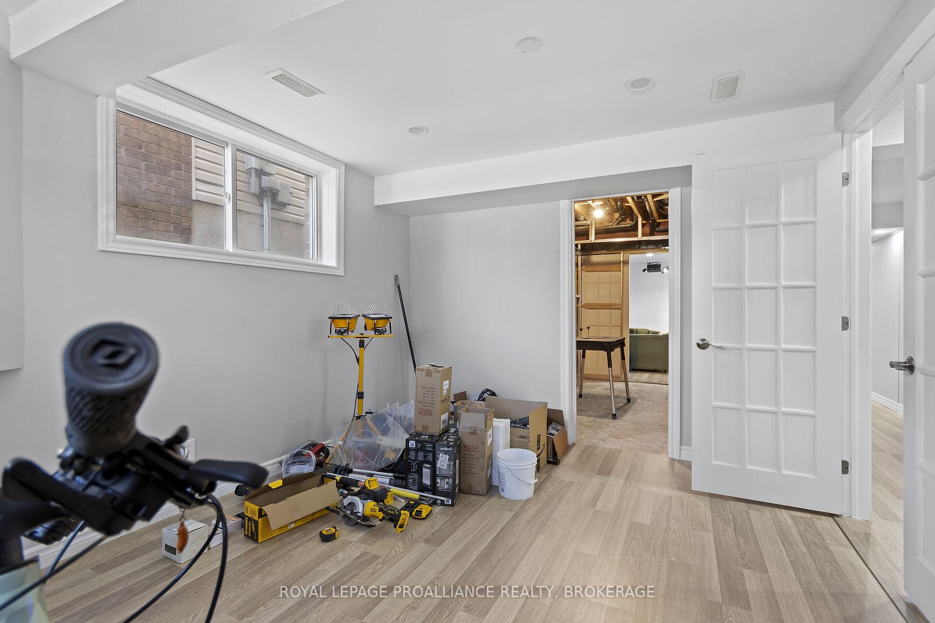 Photo 25 of 1177 Crossfield Avenue, Kingston, City Northwest — HOMEH