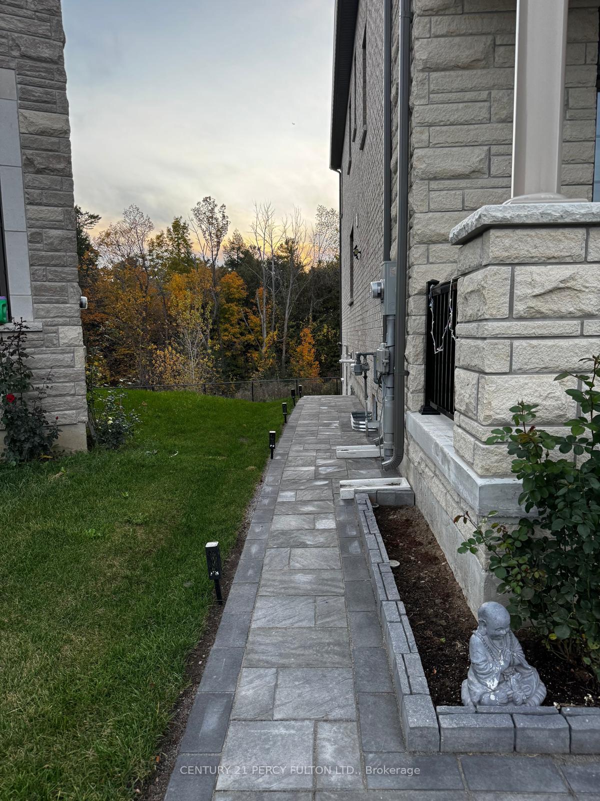 Photo 2 of Unit Bsmt, 1438 Mockingbird Square, Pickering, Rural Pickering — HOMEH