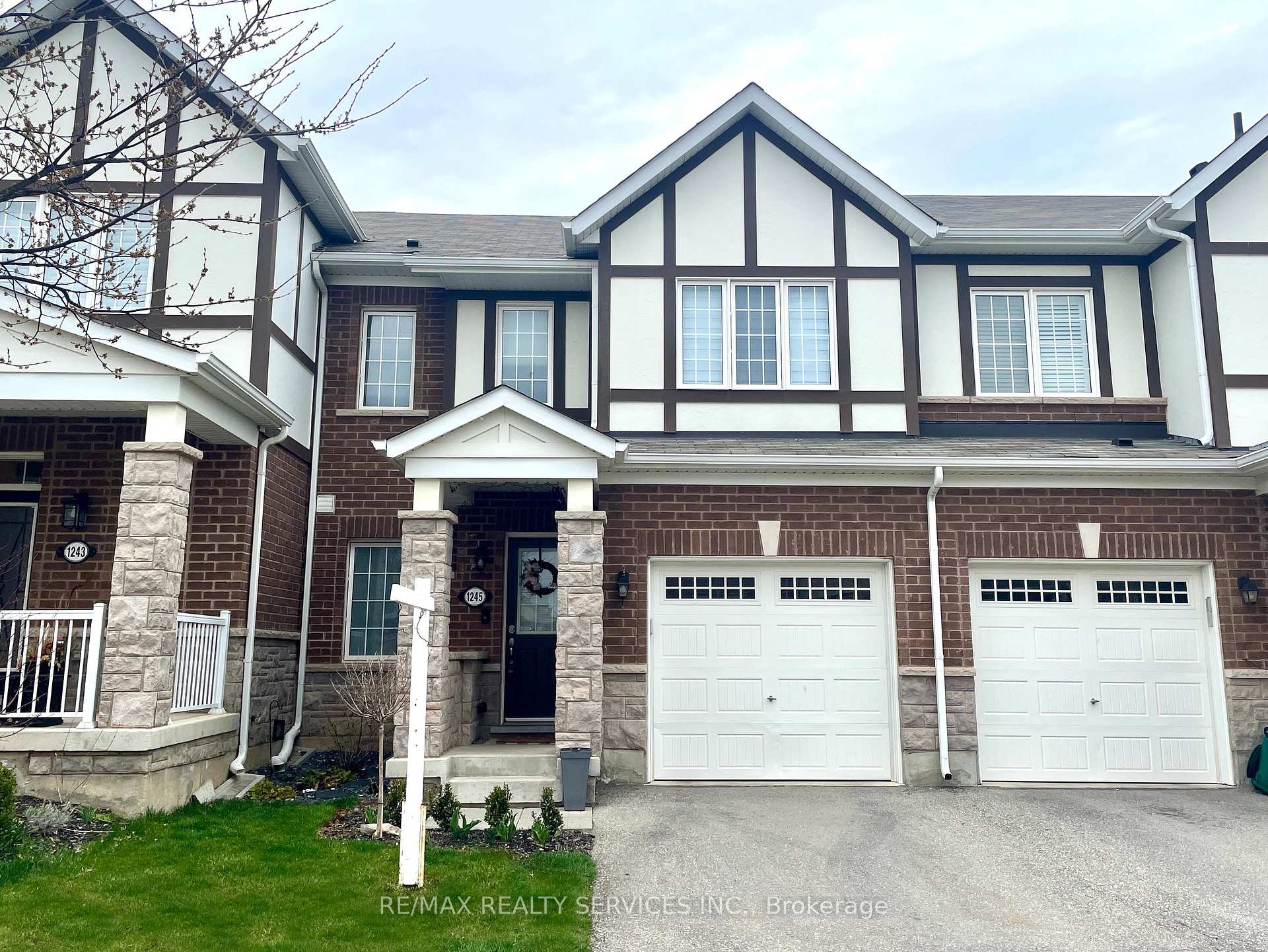 Photo 1 of 1245 Mulroney Heights, Milton, Ford — HOMEH