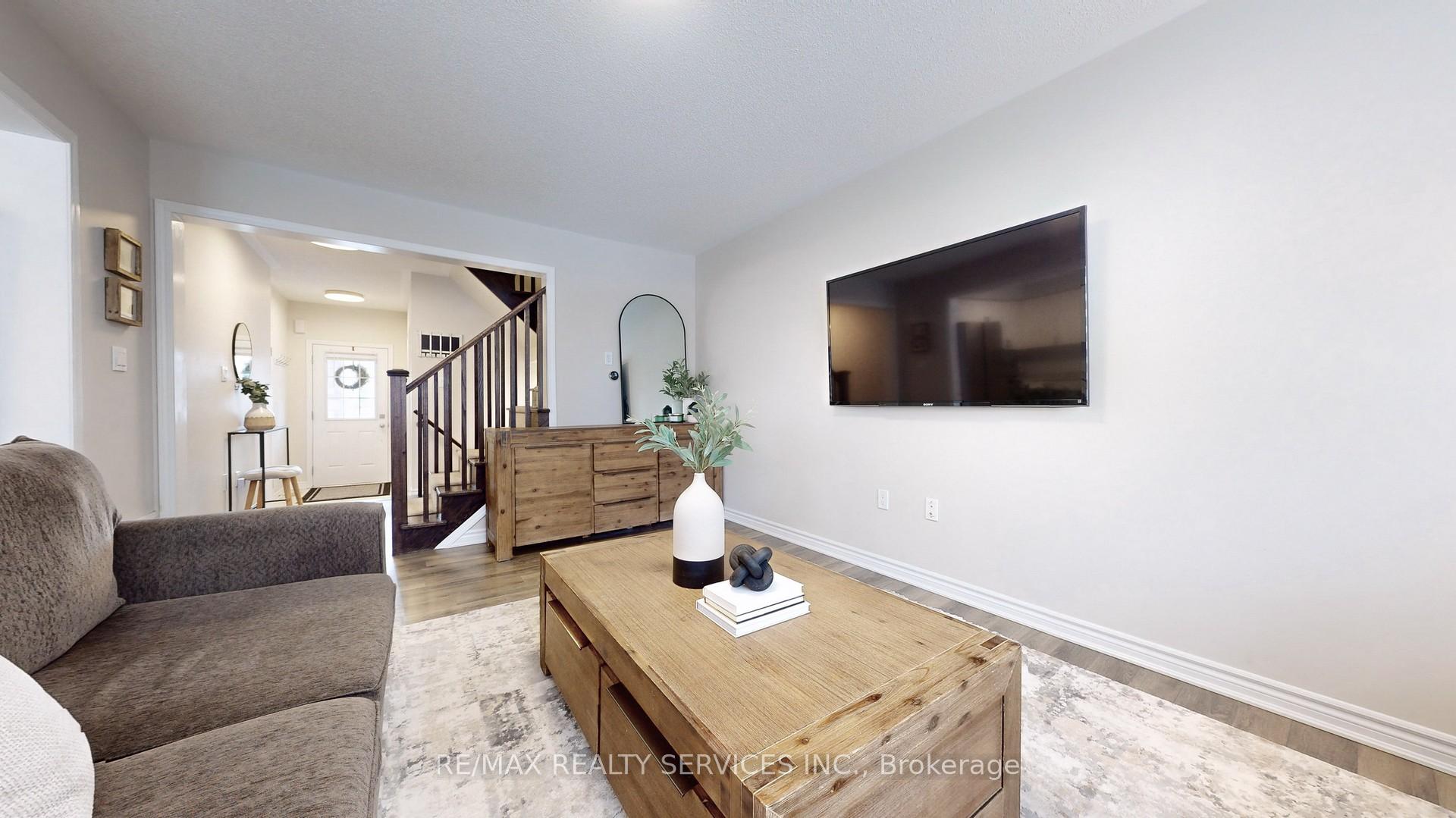 Photo 4 of 1245 Mulroney Heights, Milton, Ford — HOMEH