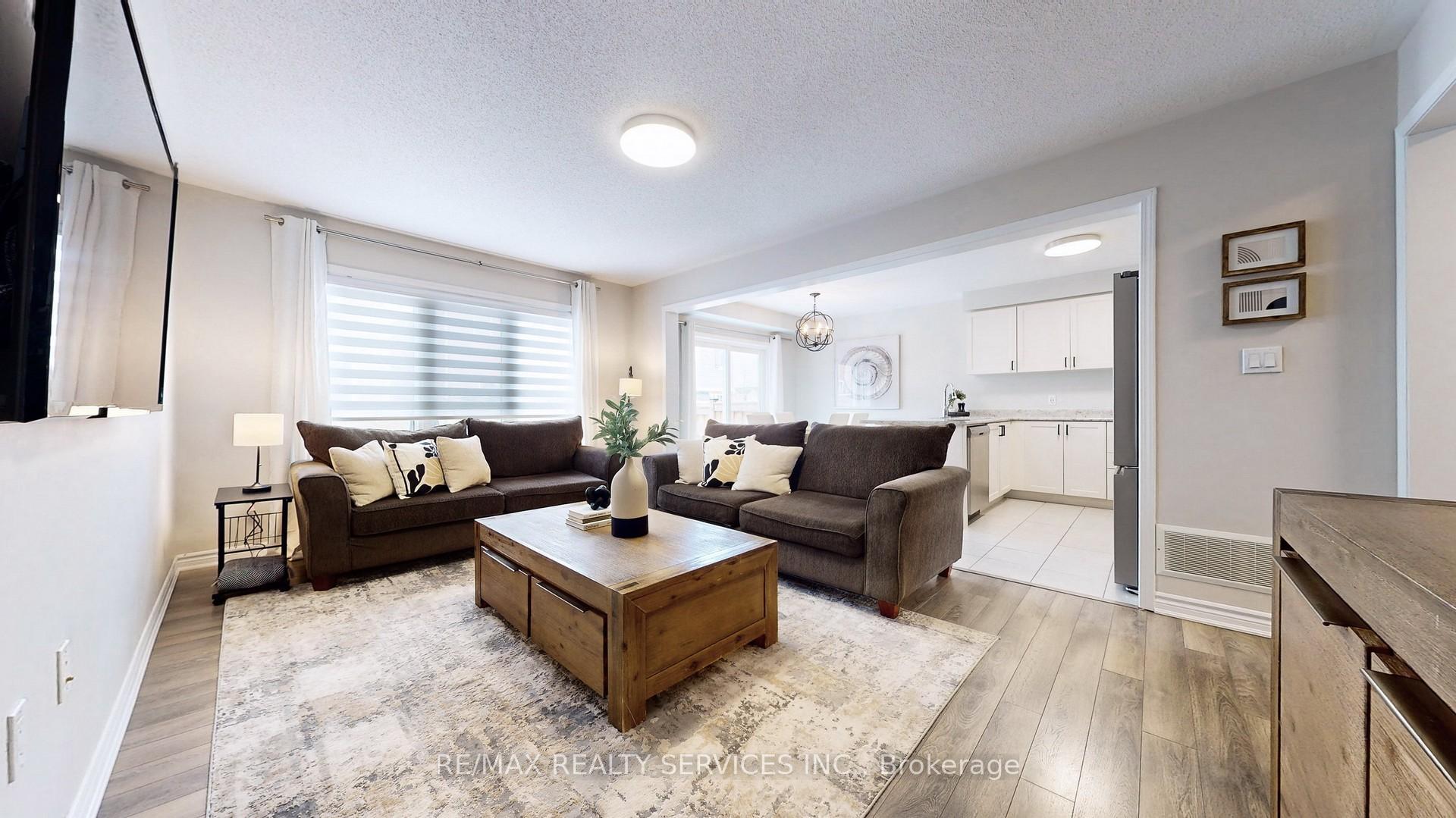 Photo 5 of 1245 Mulroney Heights, Milton, Ford — HOMEH