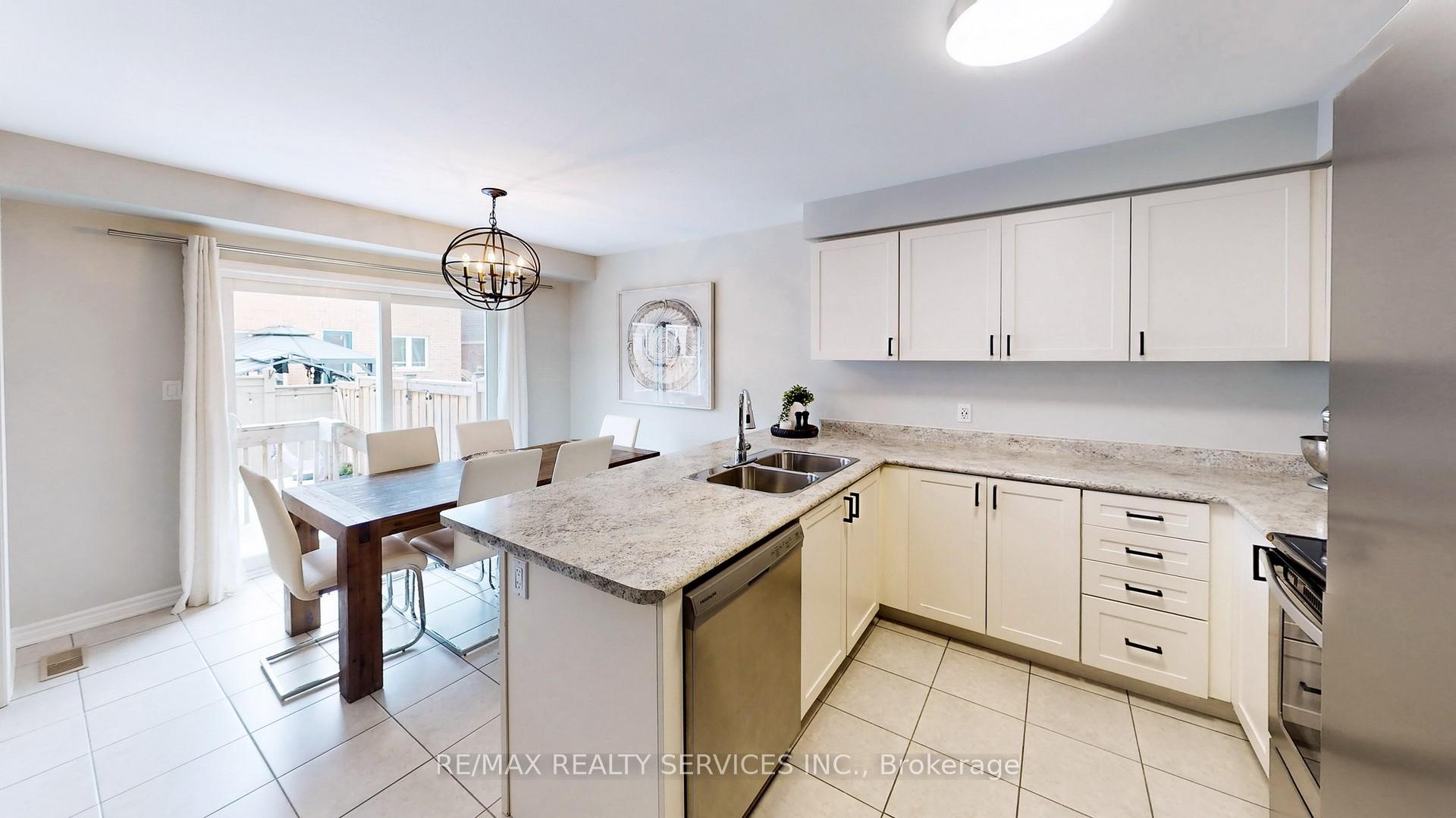 Photo 9 of 1245 Mulroney Heights, Milton, Ford — HOMEH