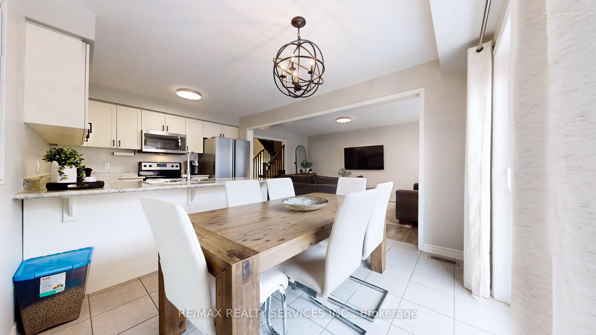 Photo 12 of 1245 Mulroney Heights, Milton, Ford — HOMEH