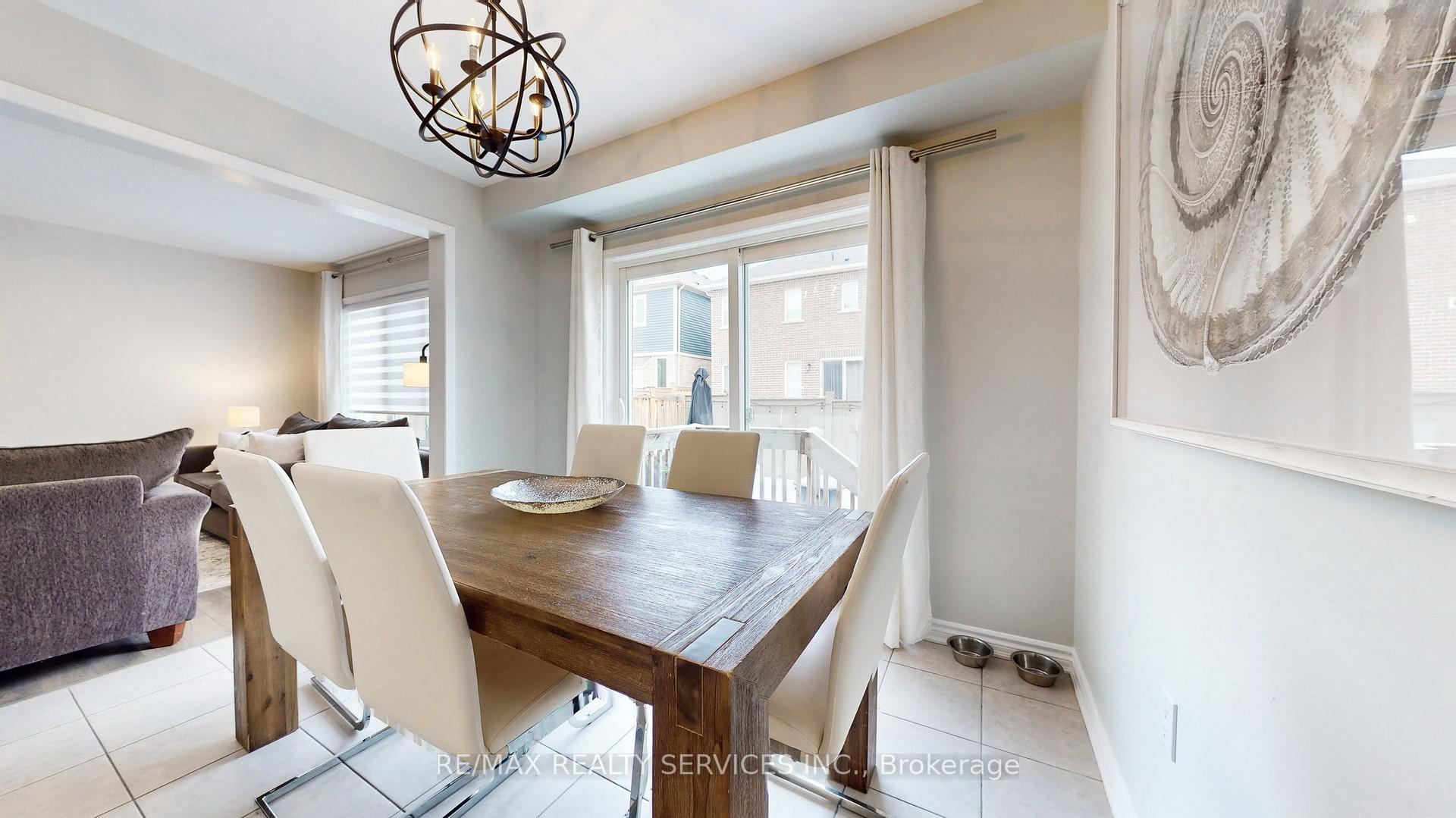 Photo 14 of 1245 Mulroney Heights, Milton, Ford — HOMEH