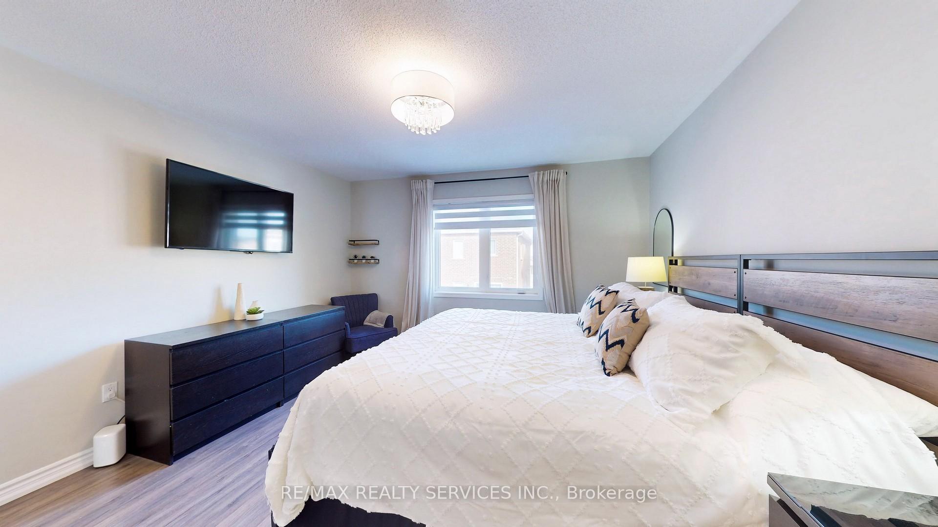 Photo 18 of 1245 Mulroney Heights, Milton, Ford — HOMEH