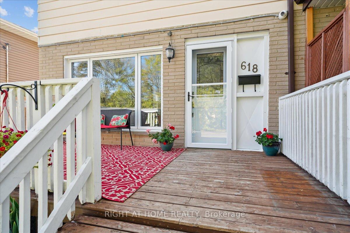Photo 4 of 618 Minto Street, Oshawa, O'Neill — HOMEH