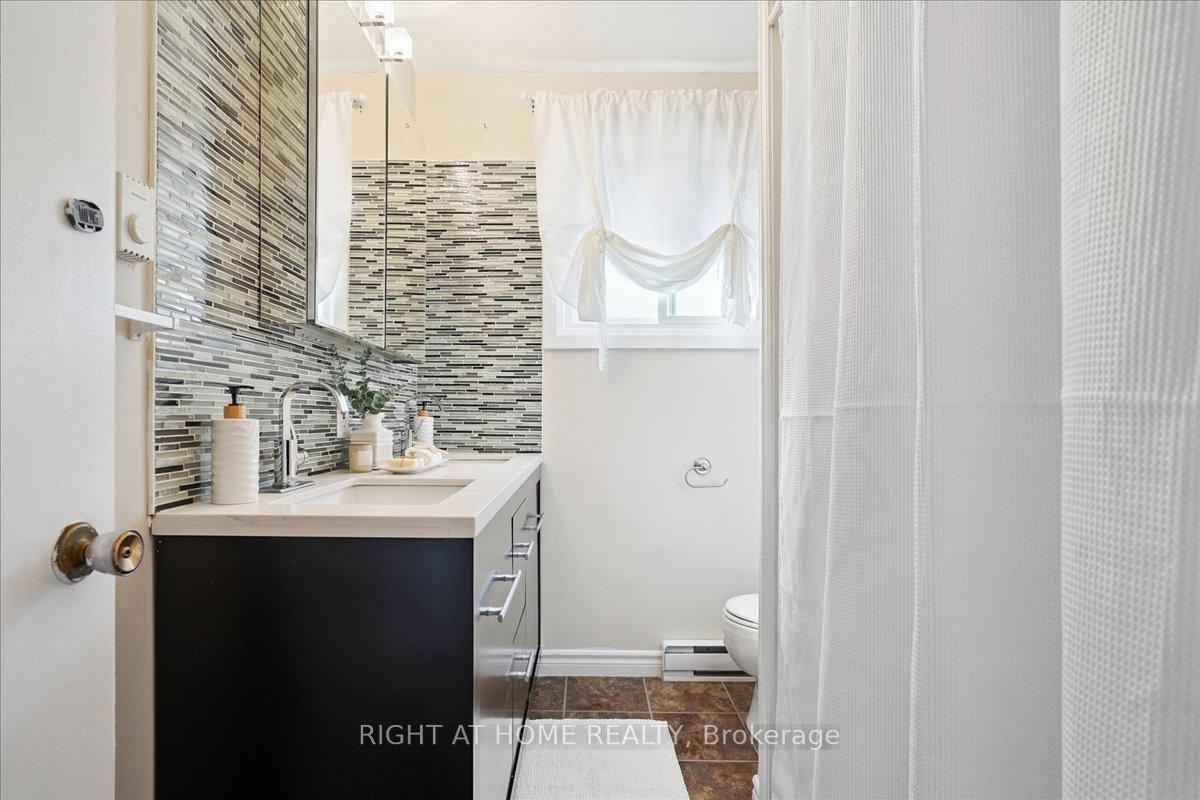 Photo 26 of 618 Minto Street, Oshawa, O'Neill — HOMEH