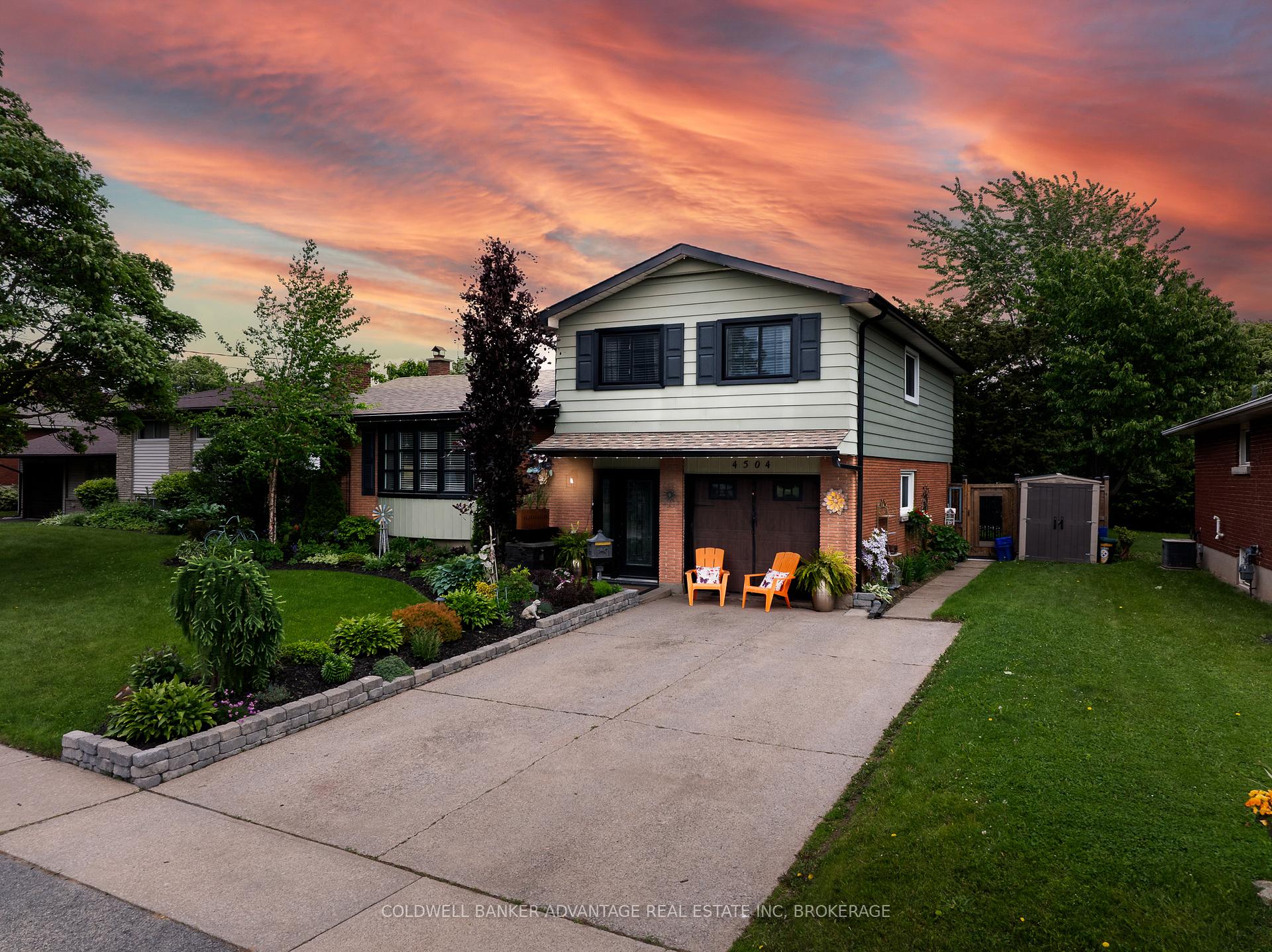 Front of 4504 Queensway Gardens N