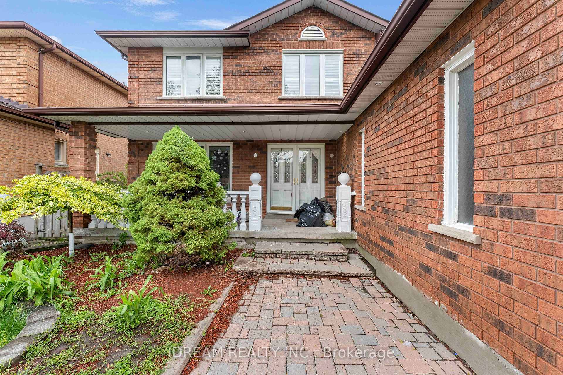 Photo 3 of 563 Lombardy Avenue, Oshawa, McLaughlin — HOMEH