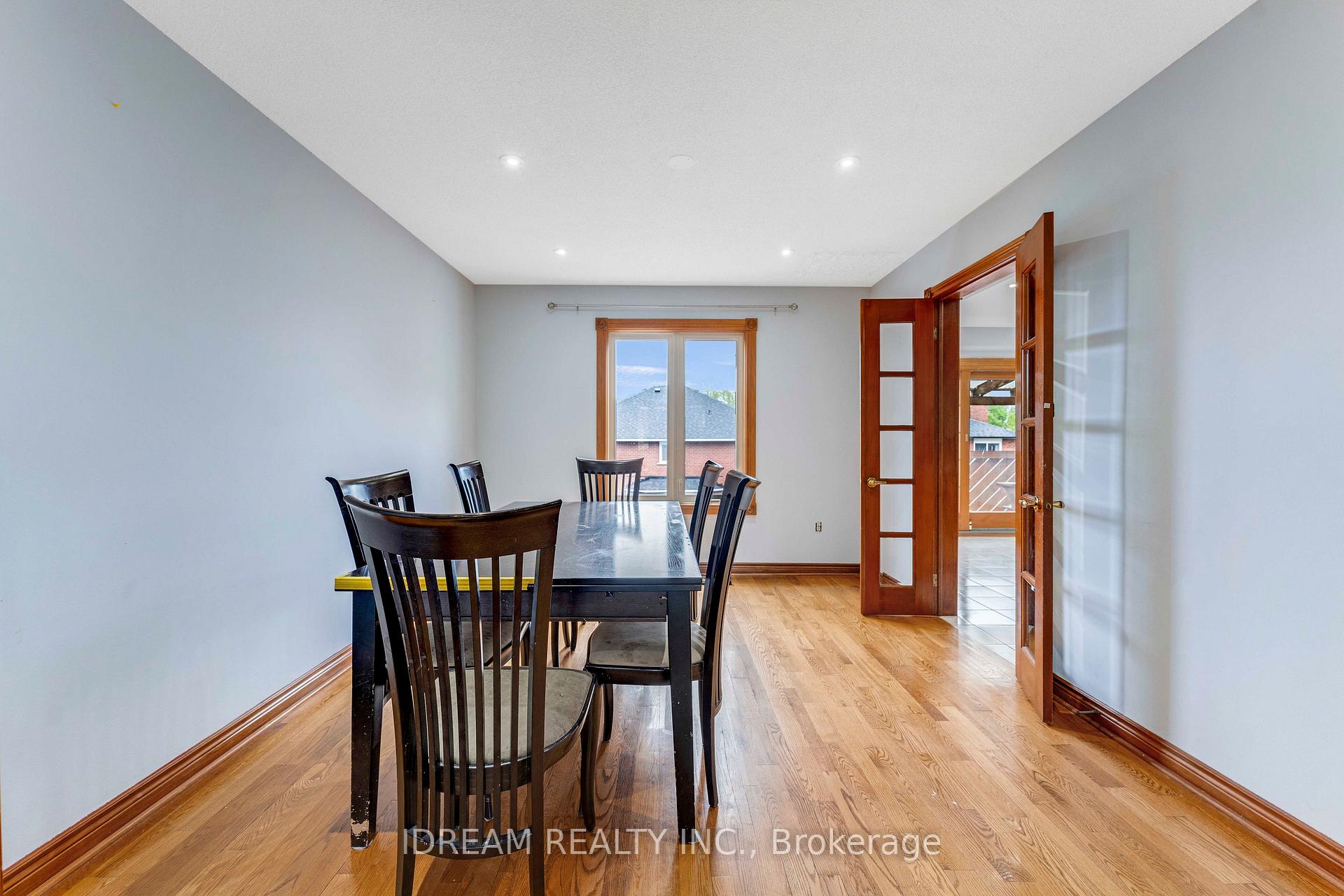 Photo 7 of 563 Lombardy Avenue, Oshawa, McLaughlin — HOMEH