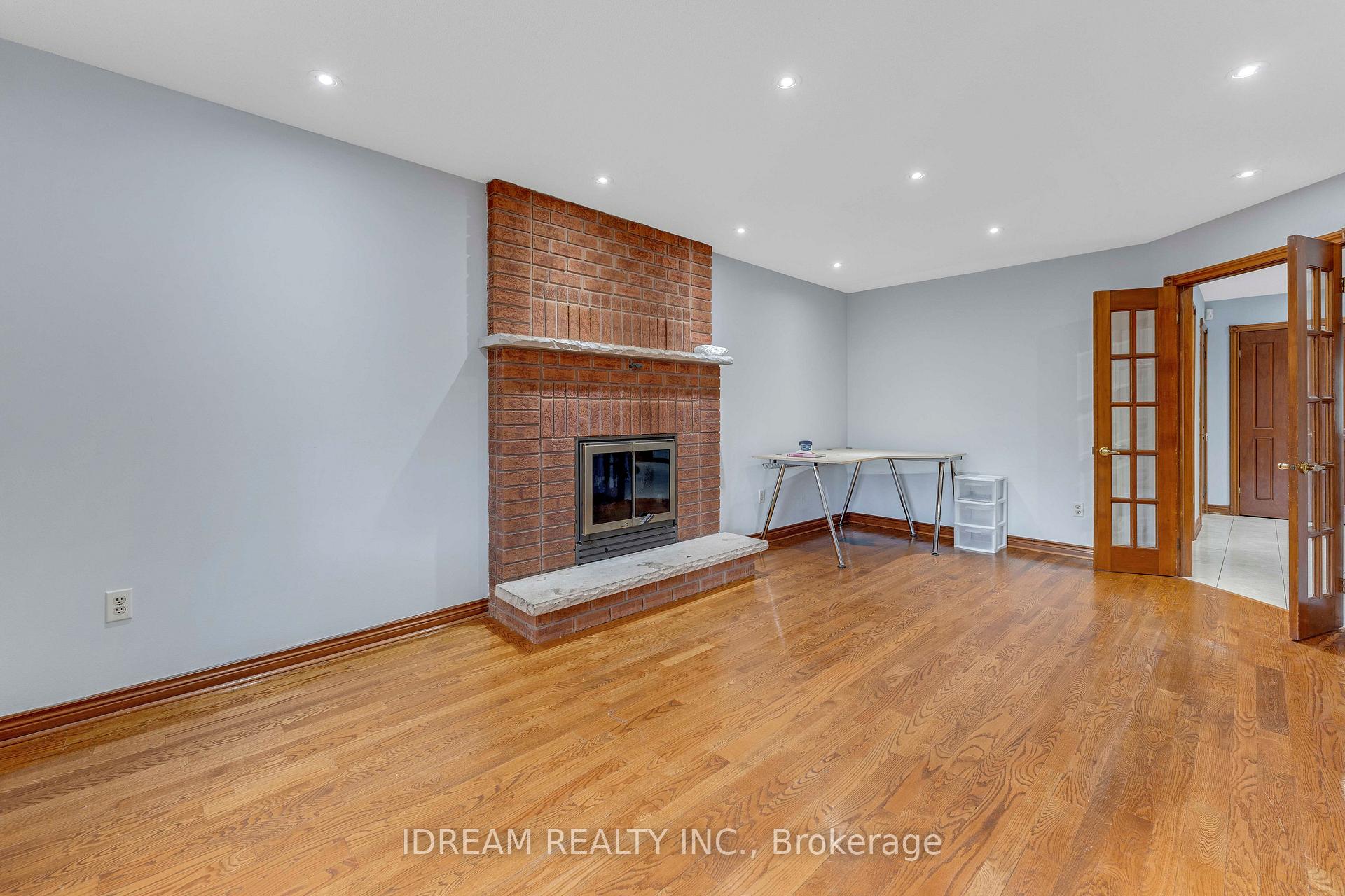 Photo 11 of 563 Lombardy Avenue, Oshawa, McLaughlin — HOMEH