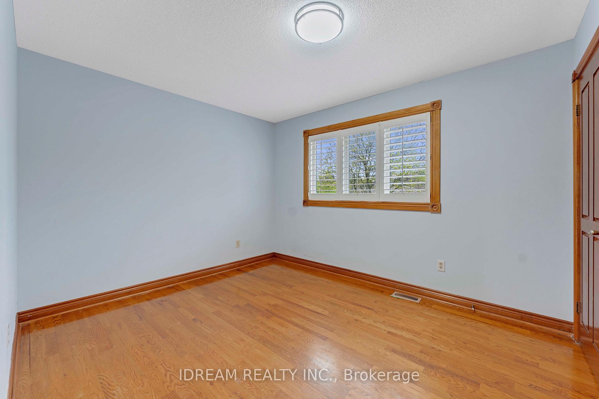 Photo 15 of 563 Lombardy Avenue, Oshawa, McLaughlin — HOMEH