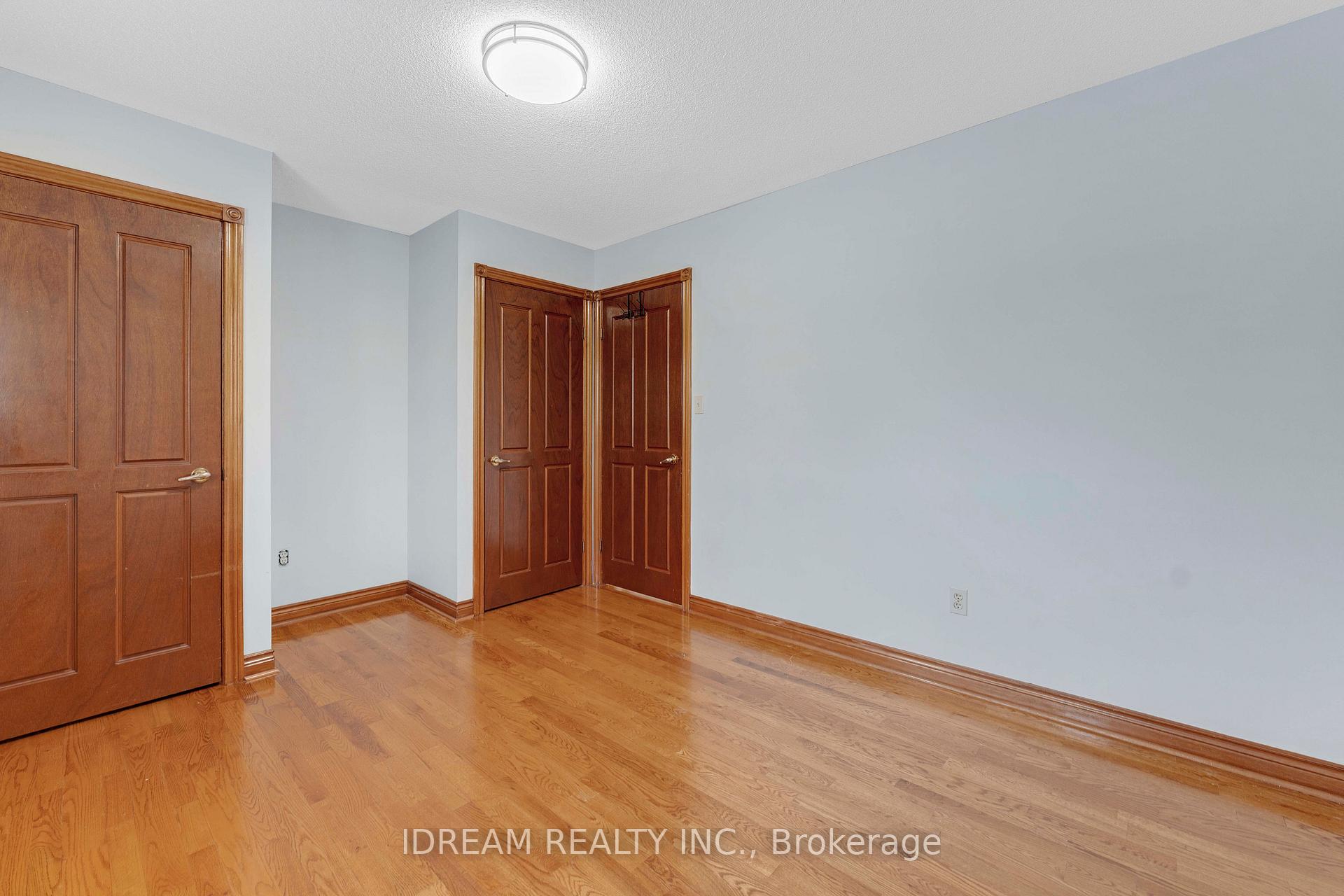 Photo 16 of 563 Lombardy Avenue, Oshawa, McLaughlin — HOMEH