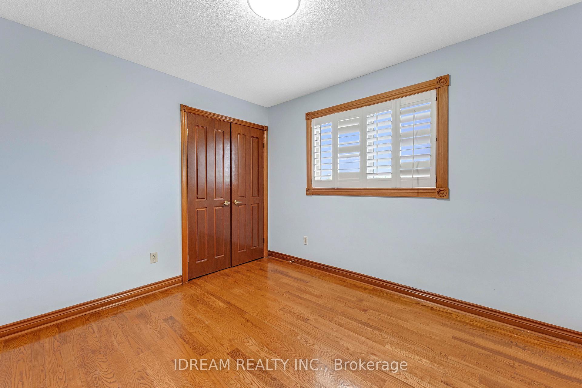 Photo 18 of 563 Lombardy Avenue, Oshawa, McLaughlin — HOMEH