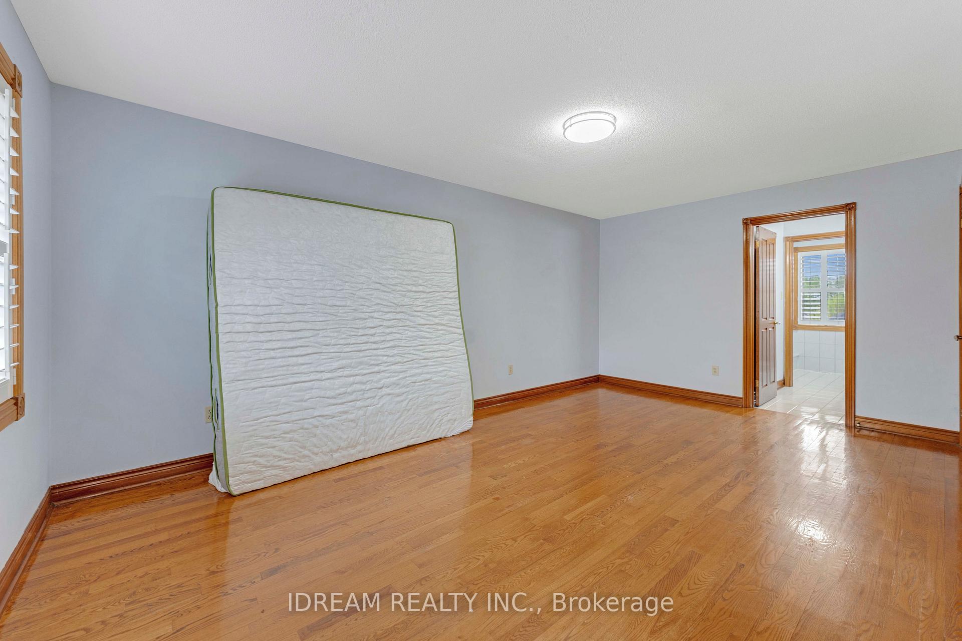 Photo 23 of 563 Lombardy Avenue, Oshawa, McLaughlin — HOMEH