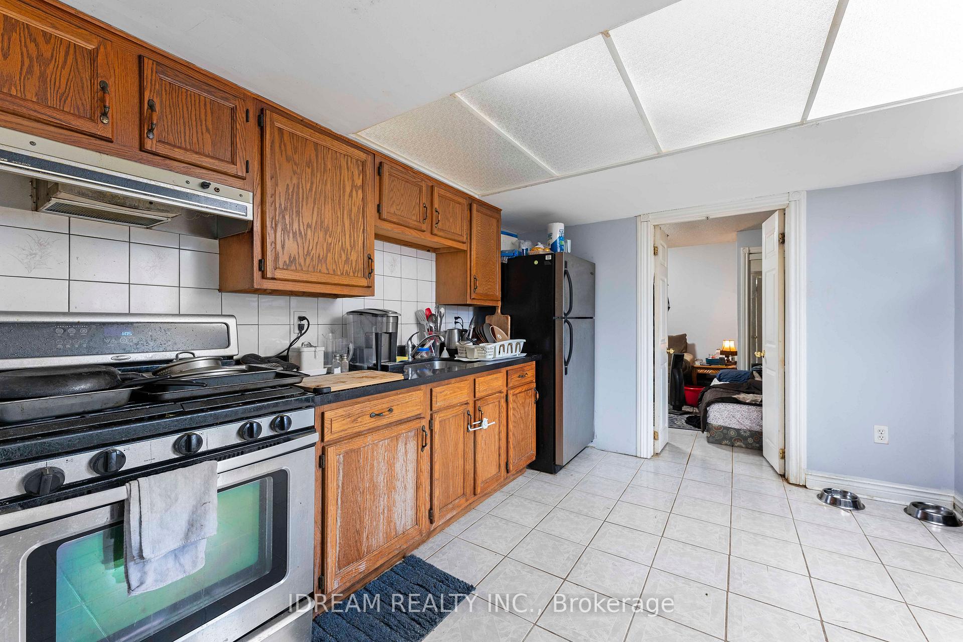 Photo 32 of 563 Lombardy Avenue, Oshawa, McLaughlin — HOMEH