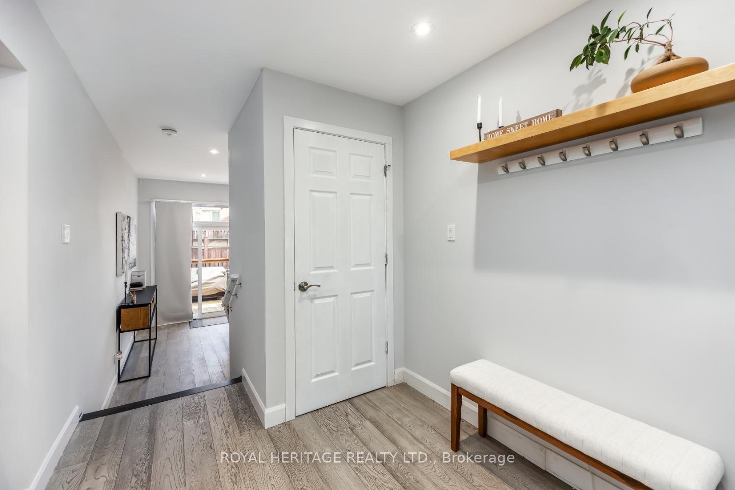 Photo 4 of 717 Fairview Avenue, Pickering, Bay Ridges — HOMEH