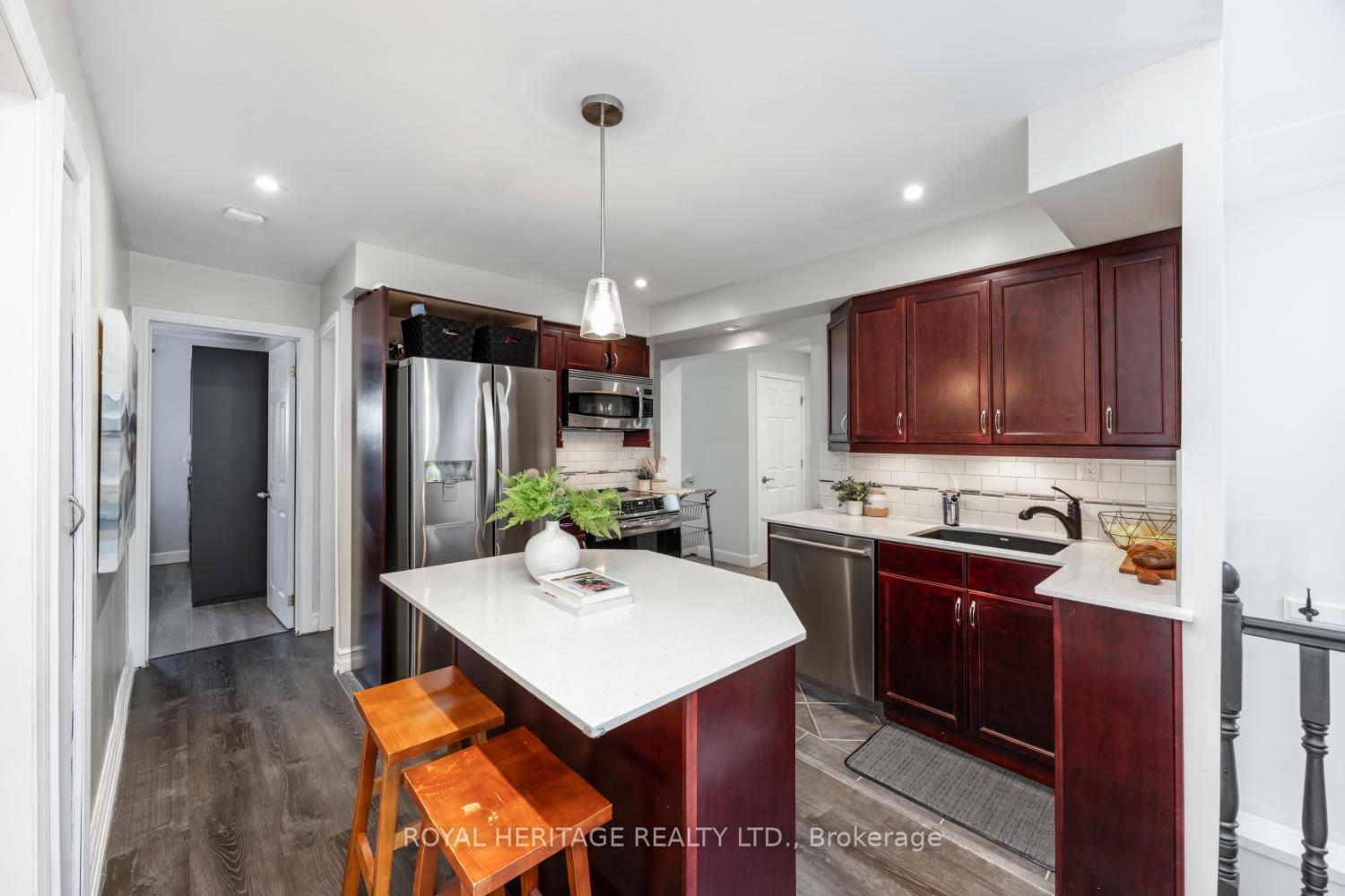 Photo 10 of 717 Fairview Avenue, Pickering, Bay Ridges — HOMEH