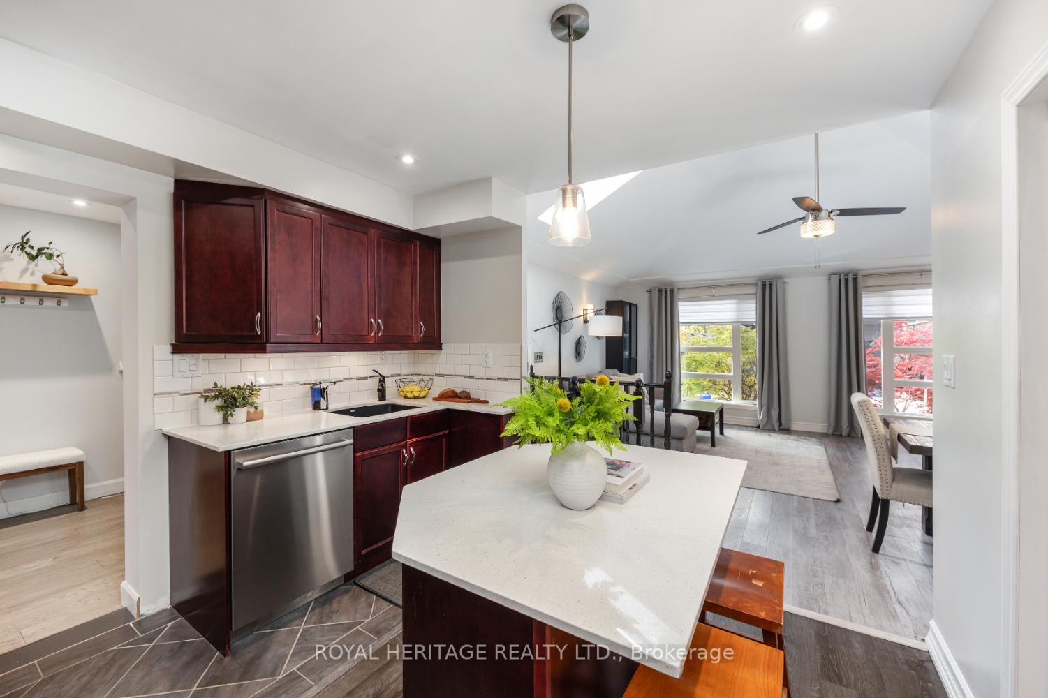Photo 11 of 717 Fairview Avenue, Pickering, Bay Ridges — HOMEH