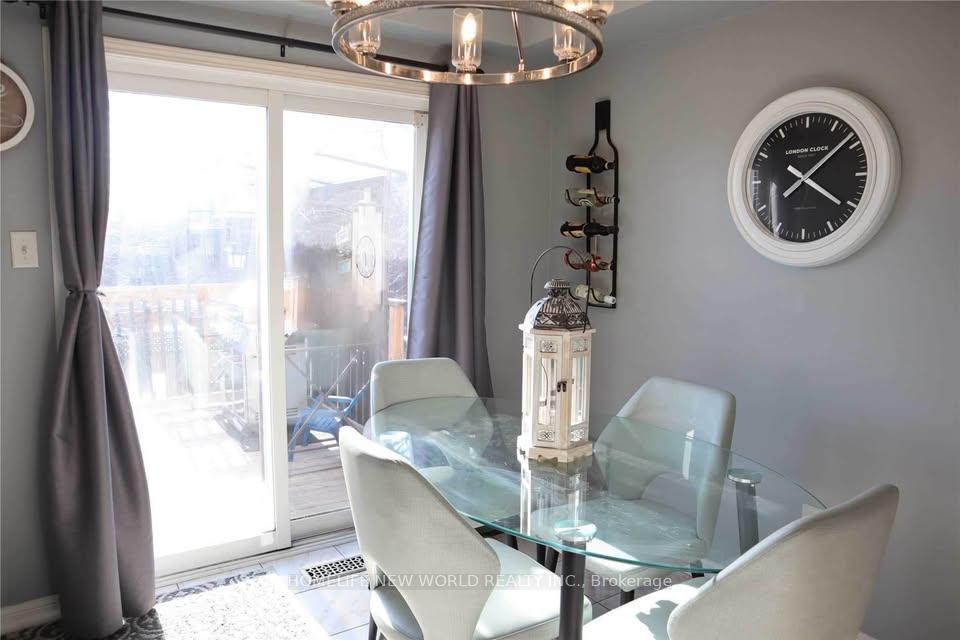 Photo 5 of 1520 Sarasota Crescent, Oshawa, Samac — HOMEH