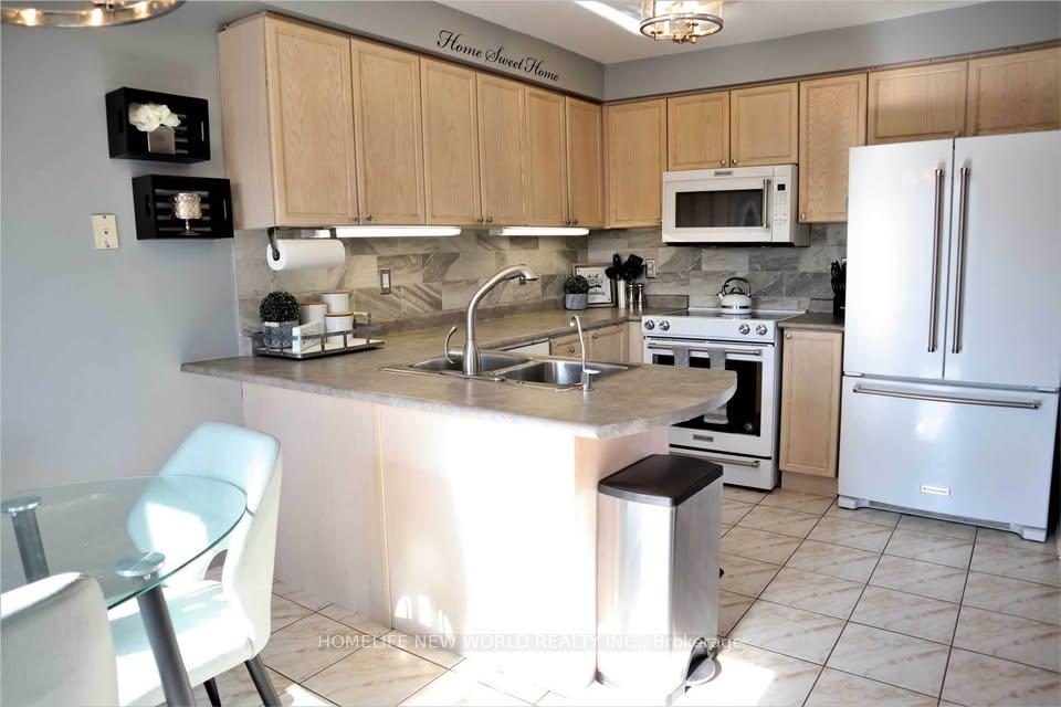 Photo 6 of 1520 Sarasota Crescent, Oshawa, Samac — HOMEH