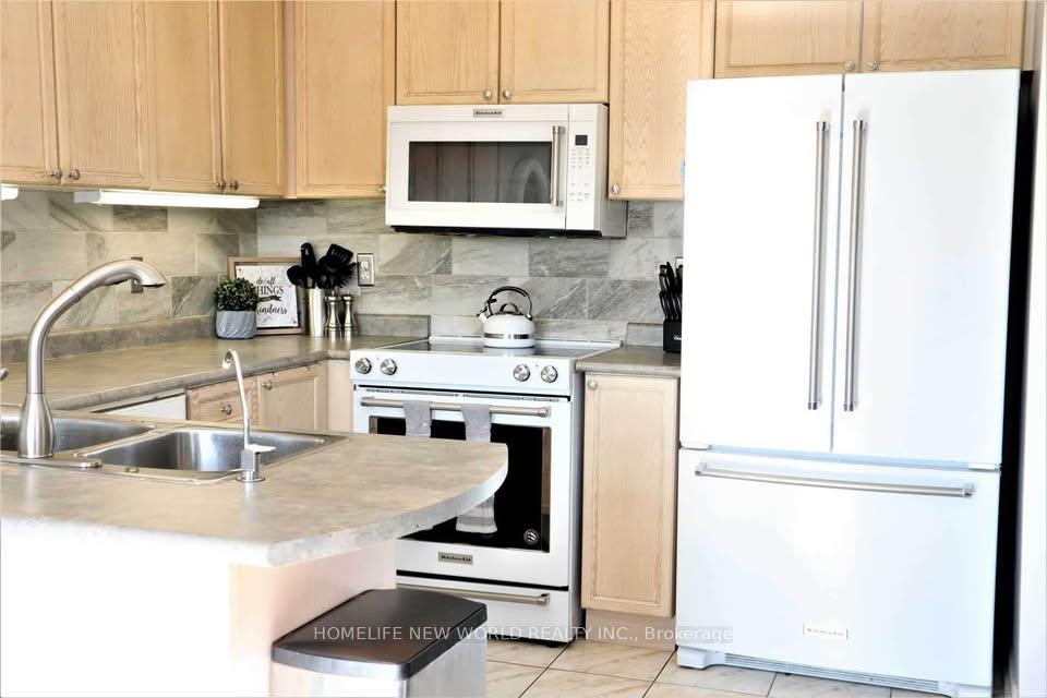 Photo 7 of 1520 Sarasota Crescent, Oshawa, Samac — HOMEH