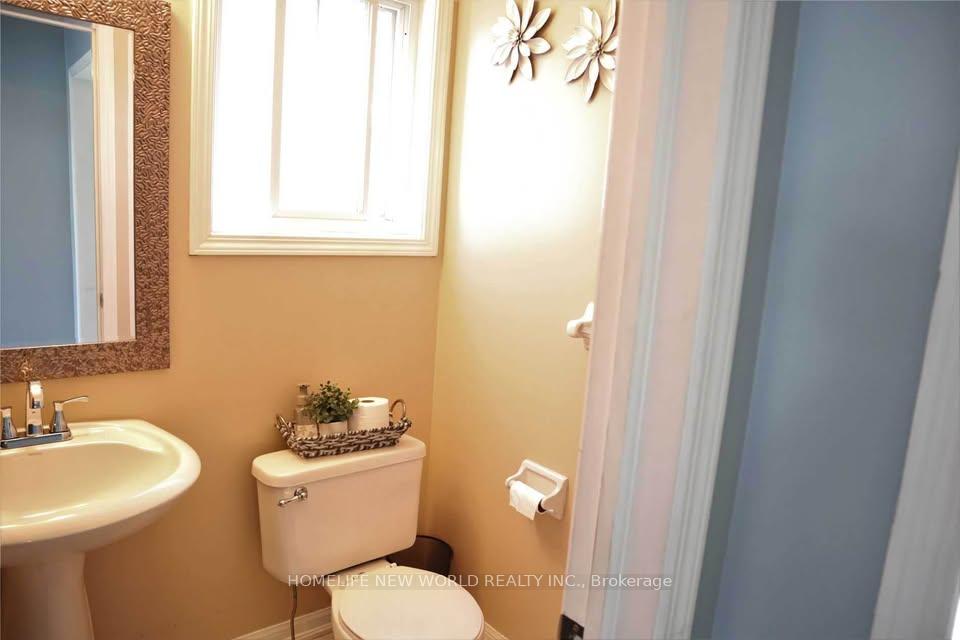 Photo 8 of 1520 Sarasota Crescent, Oshawa, Samac — HOMEH