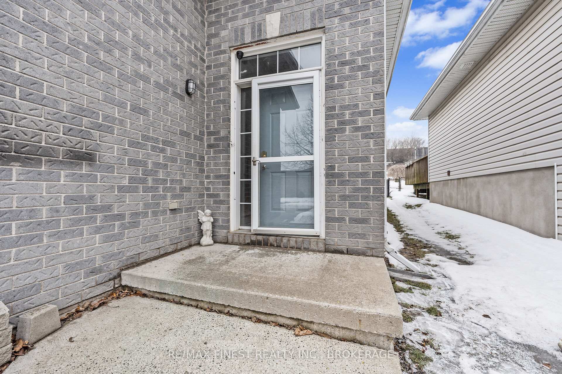 Photo 4 of 725 Tanner Drive, Kingston, East Gardiners Rd — HOMEH