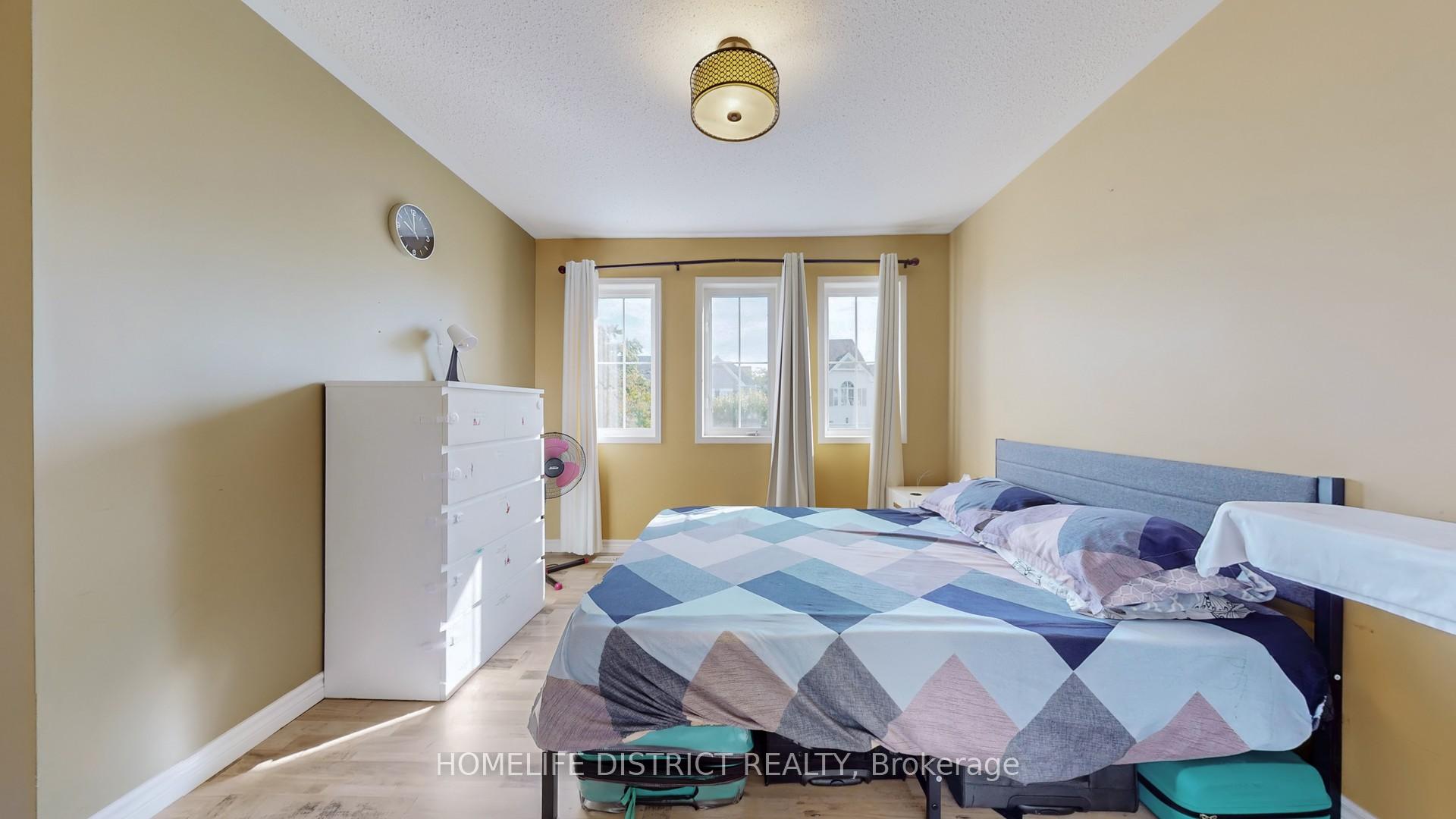Photo 33 of 1688 Spencely Drive, Oshawa, Taunton — HOMEH