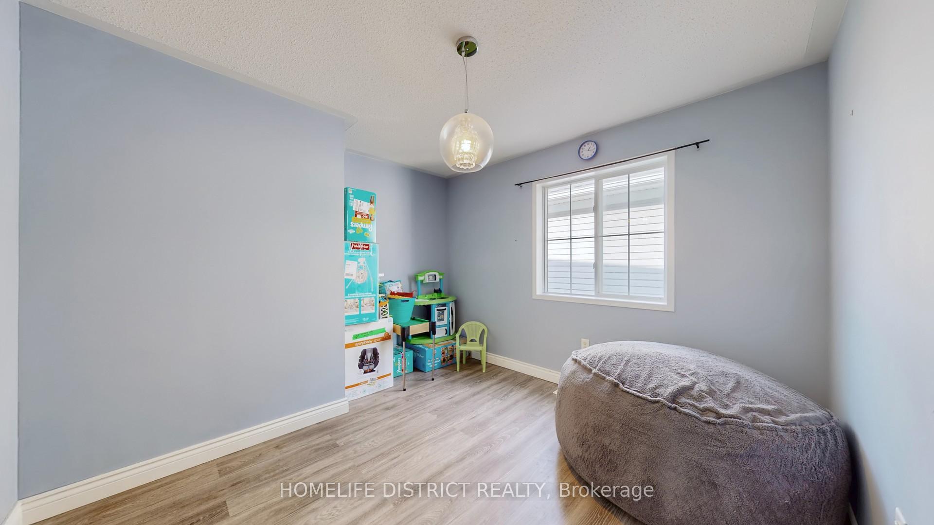 Photo 35 of 1688 Spencely Drive, Oshawa, Taunton — HOMEH