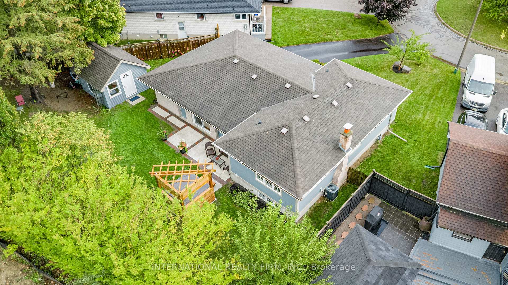 Photo 3 of 55 Oriole Court, Oshawa, Donevan — HOMEH