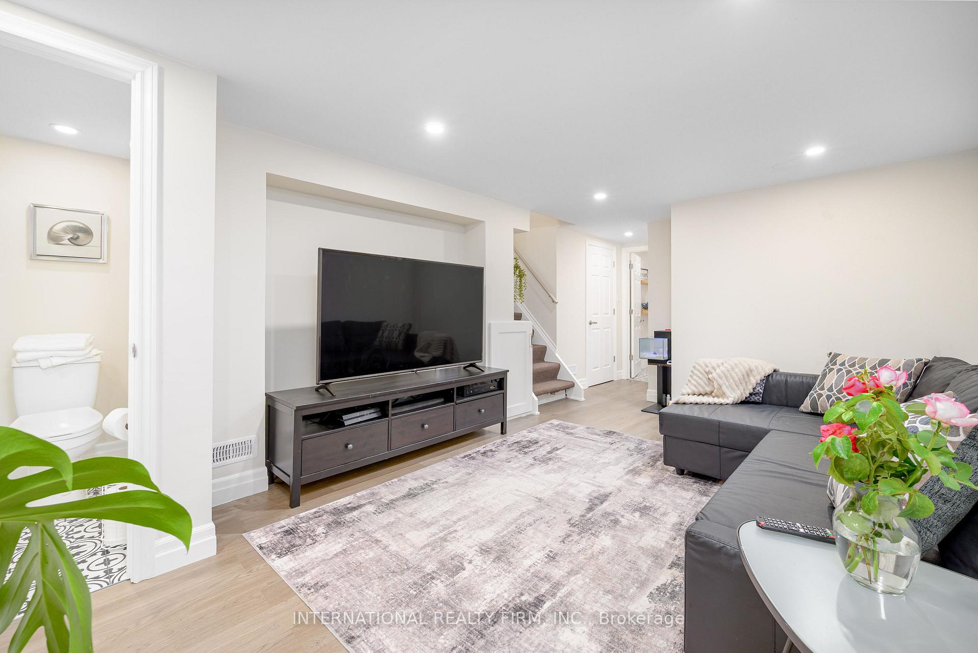 Photo 30 of 55 Oriole Court, Oshawa, Donevan — HOMEH