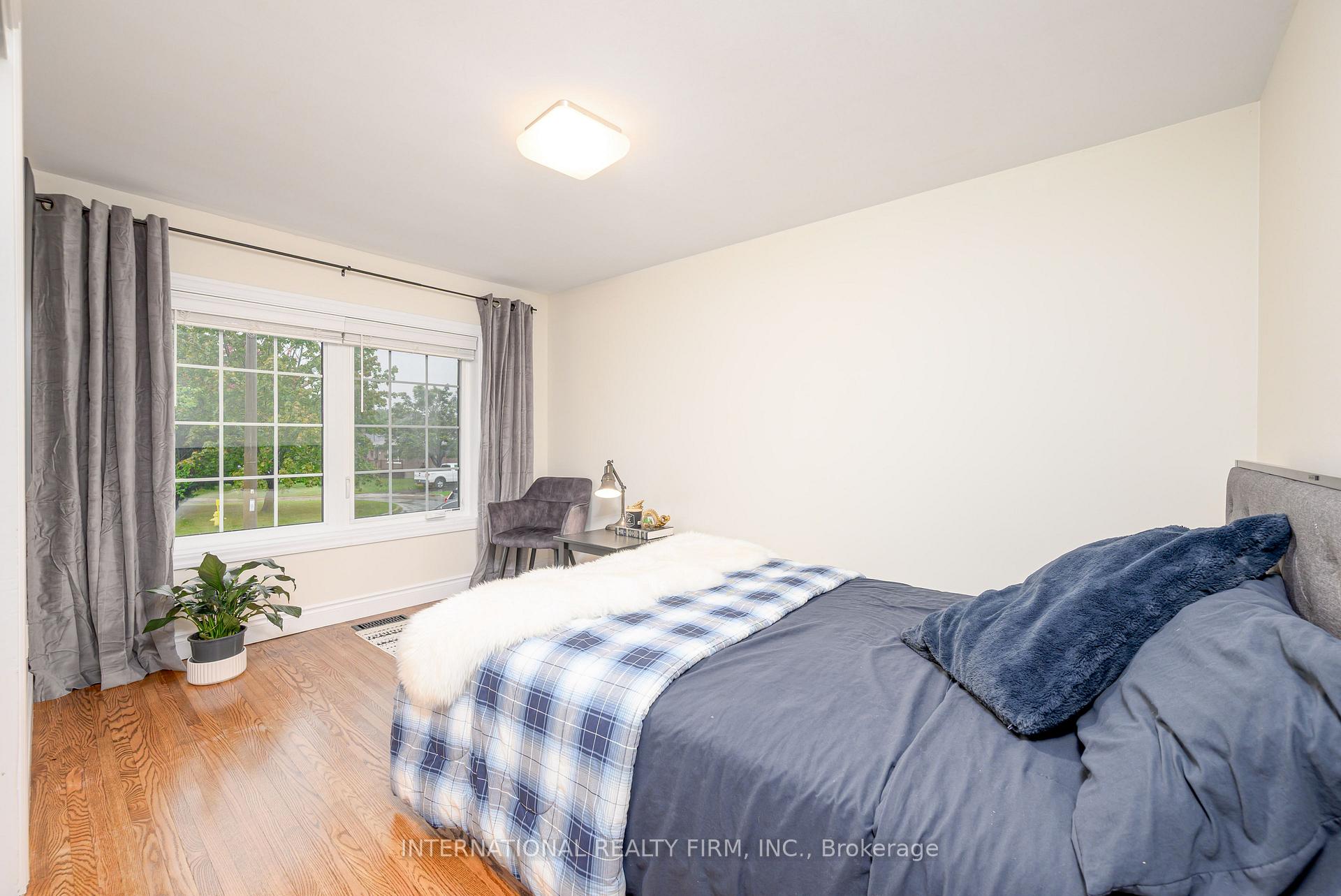 Photo 37 of 55 Oriole Court, Oshawa, Donevan — HOMEH