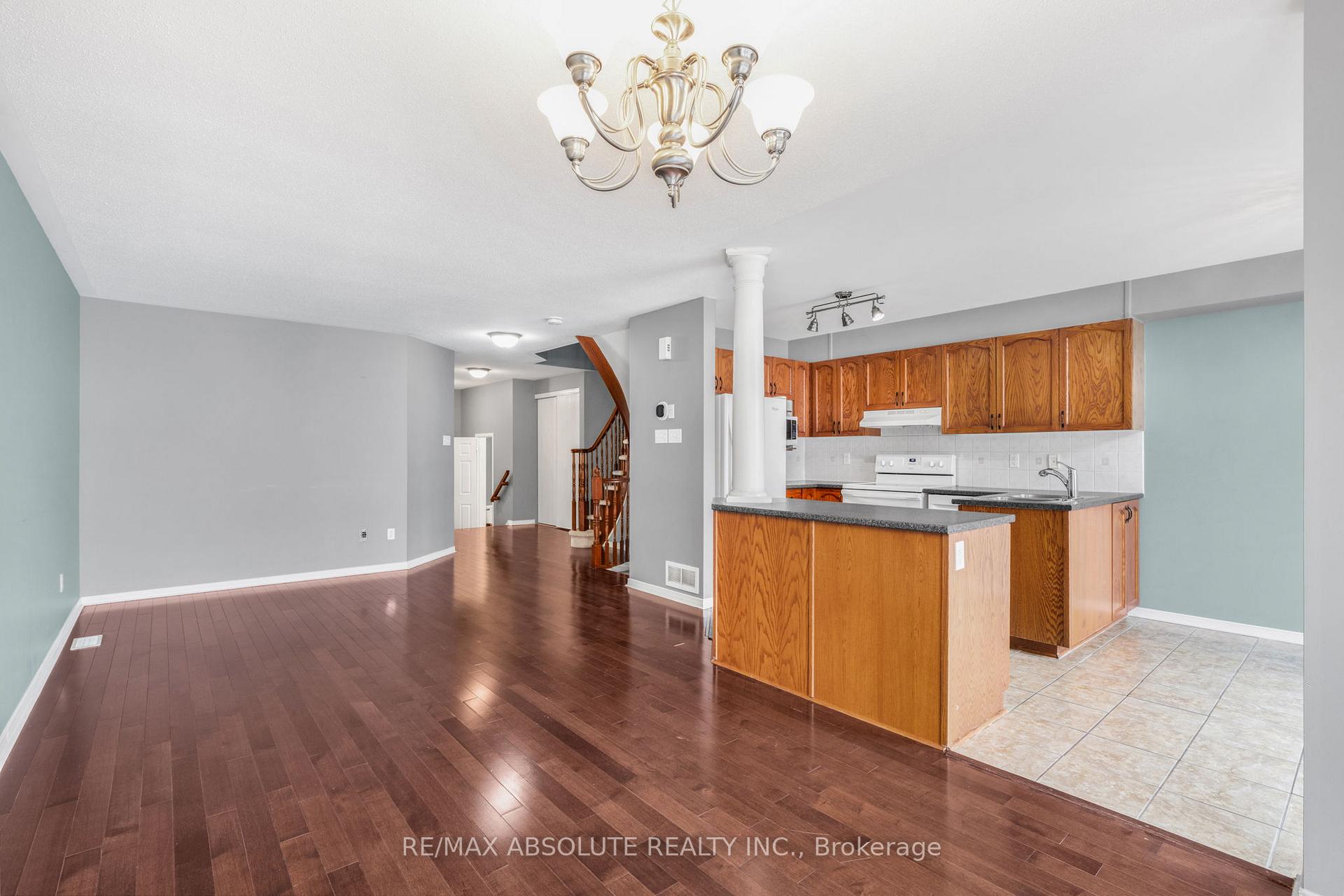 Photo 7 of 734 Crowberry Street, Ottawa, Avalon East — HOMEH