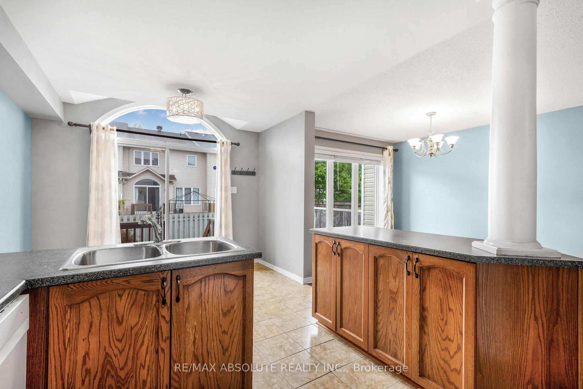 Photo 10 of 734 Crowberry Street, Ottawa, Avalon East — HOMEH