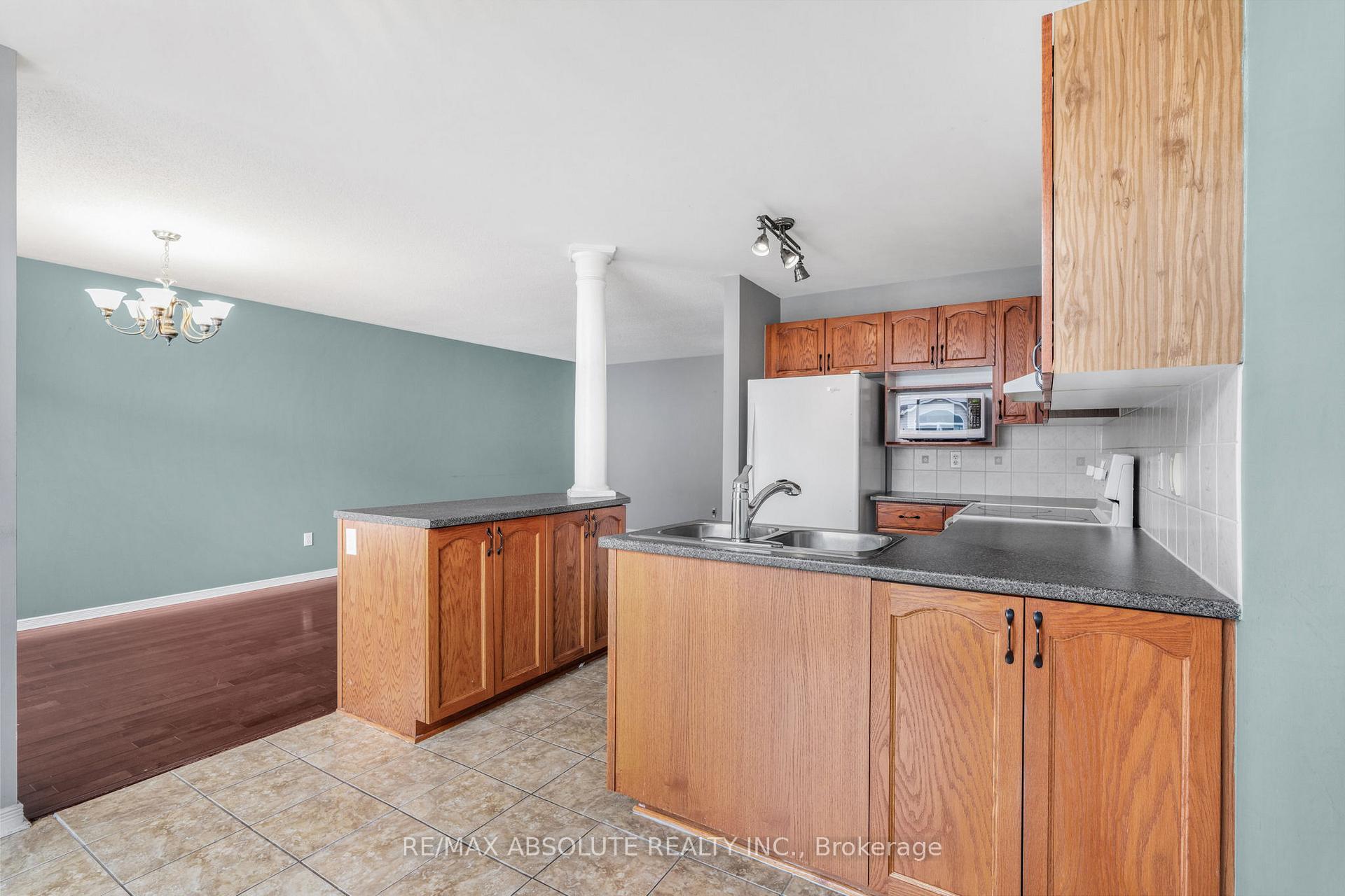Photo 11 of 734 Crowberry Street, Ottawa, Avalon East — HOMEH