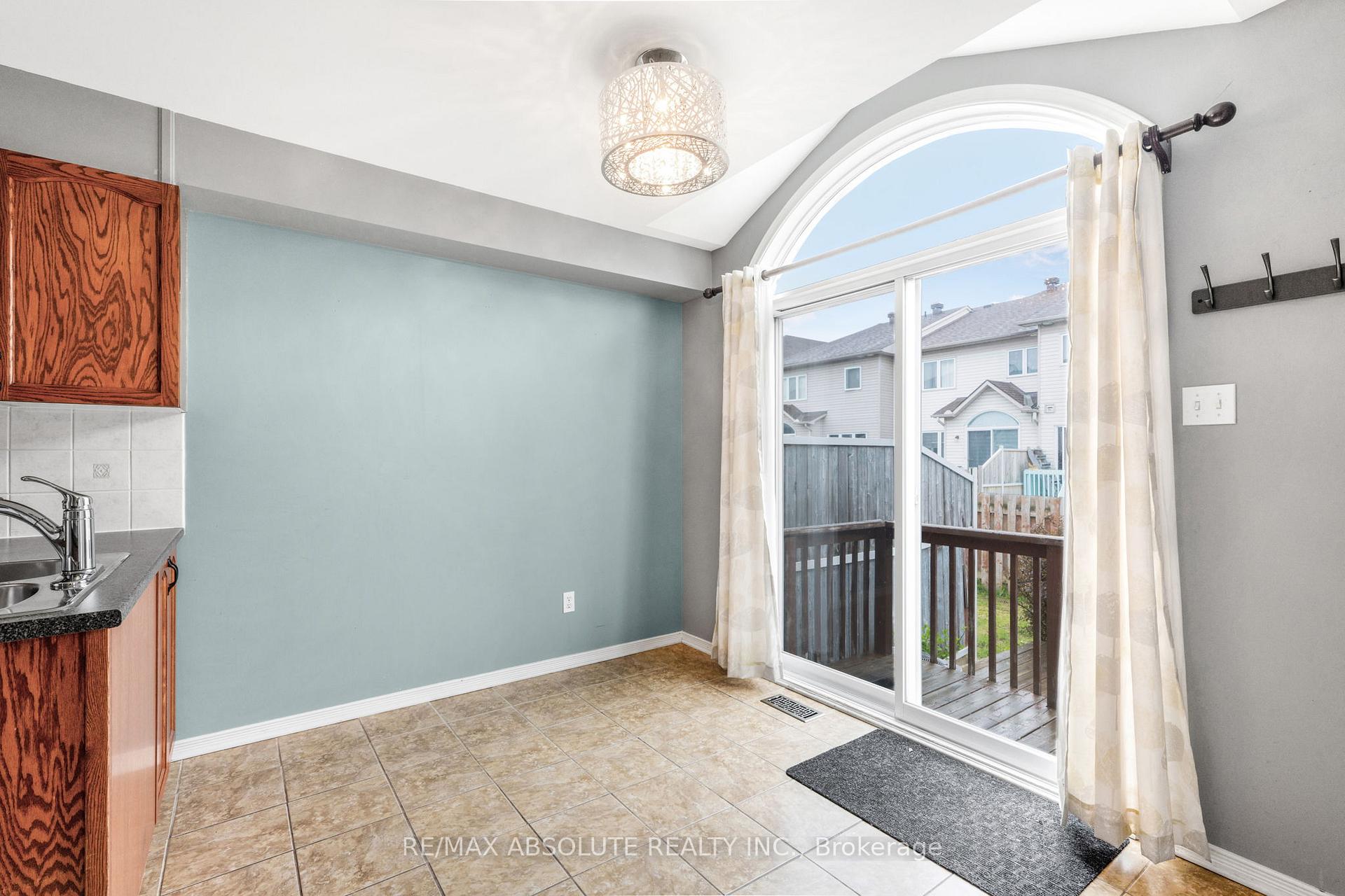 Photo 13 of 734 Crowberry Street, Ottawa, Avalon East — HOMEH