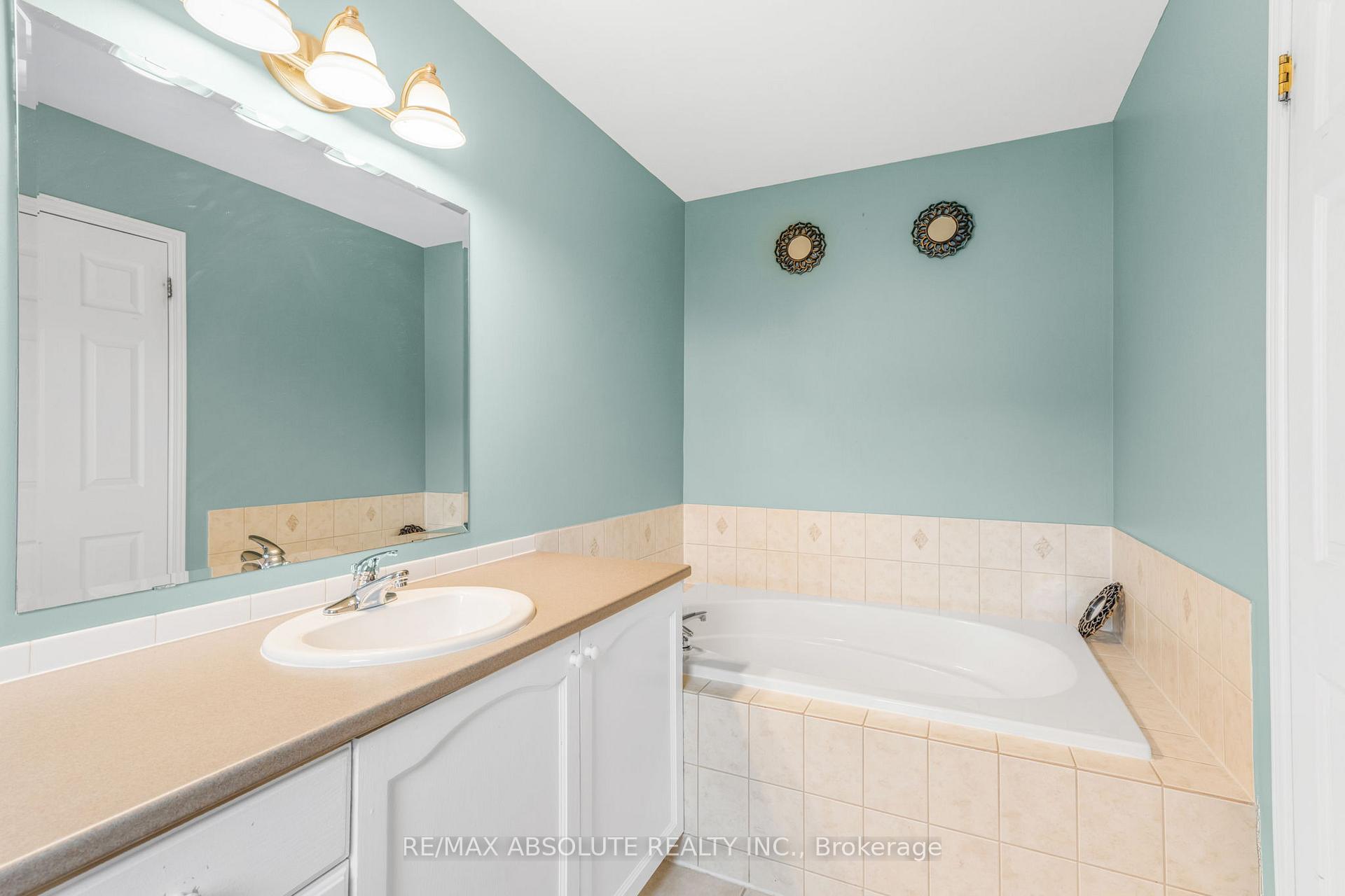Photo 18 of 734 Crowberry Street, Ottawa, Avalon East — HOMEH