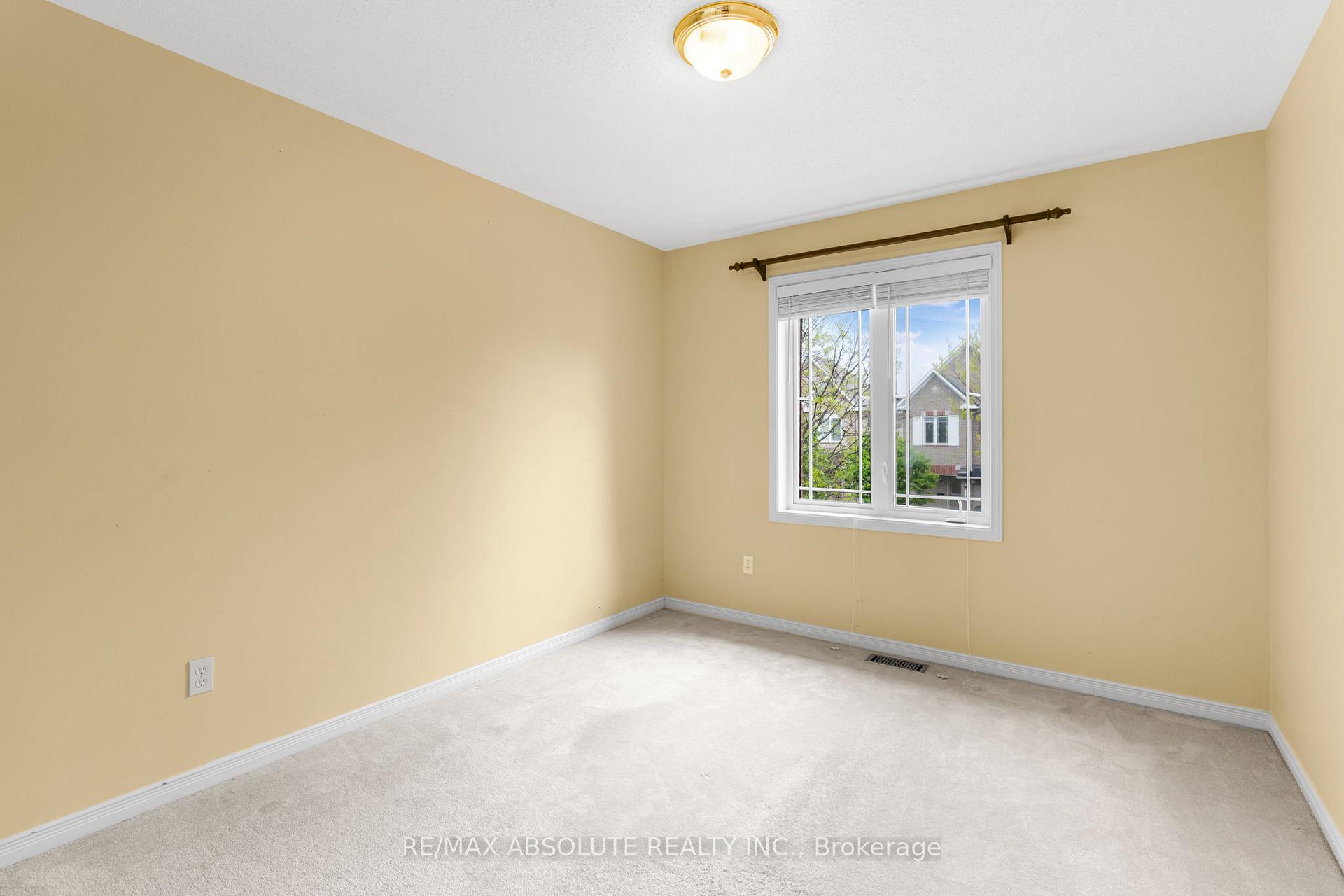 Photo 19 of 734 Crowberry Street, Ottawa, Avalon East — HOMEH