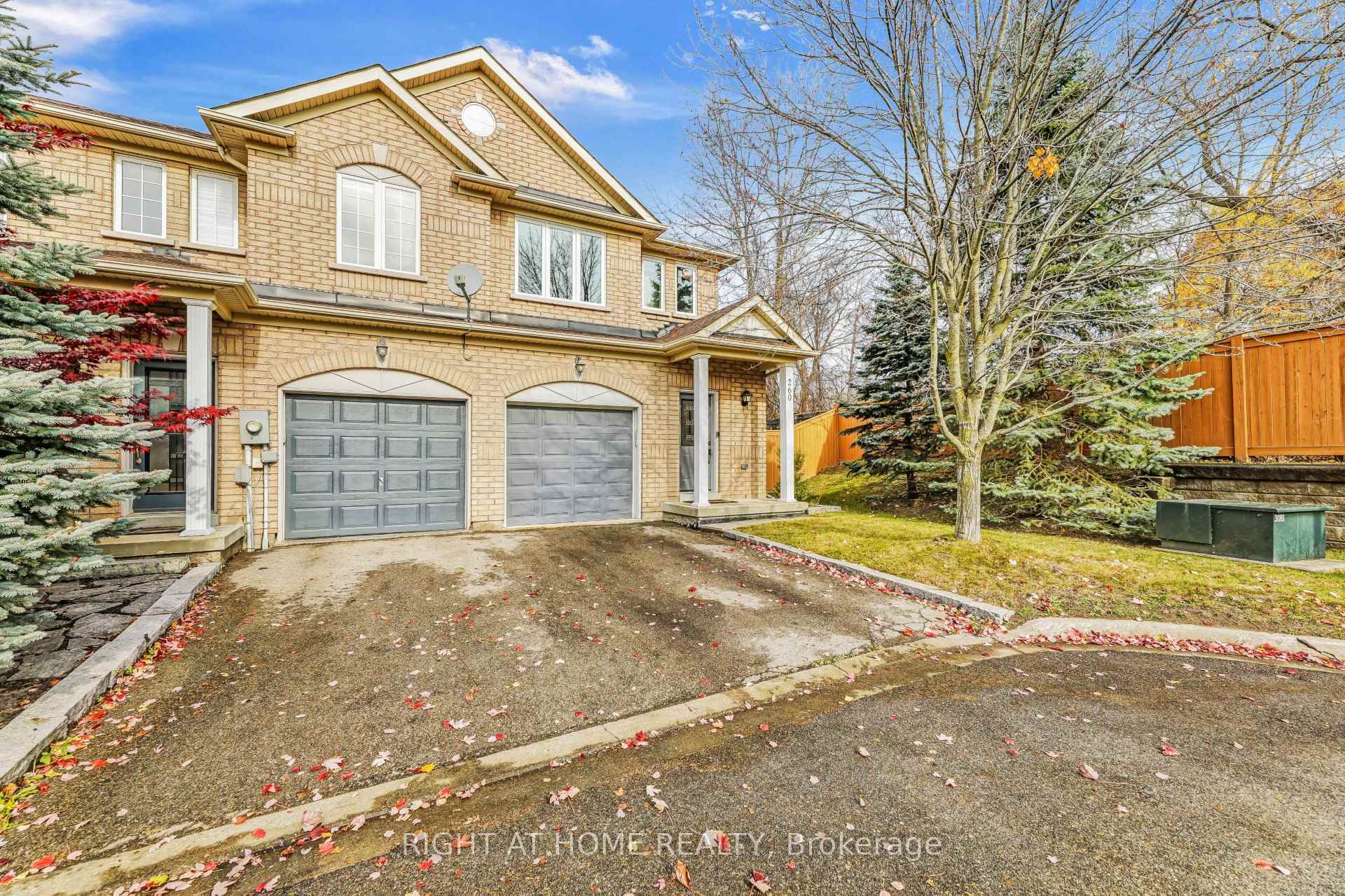 Photo 2 of 260 Tom Taylor Crescent, Newmarket, Summerhill Estates — HOMEH