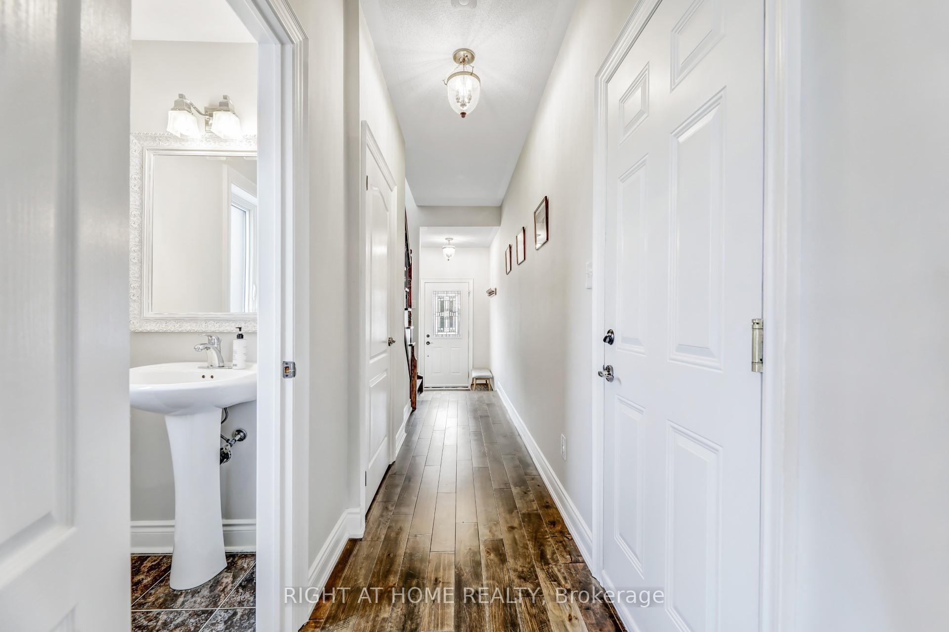 Photo 5 of 260 Tom Taylor Crescent, Newmarket, Summerhill Estates — HOMEH